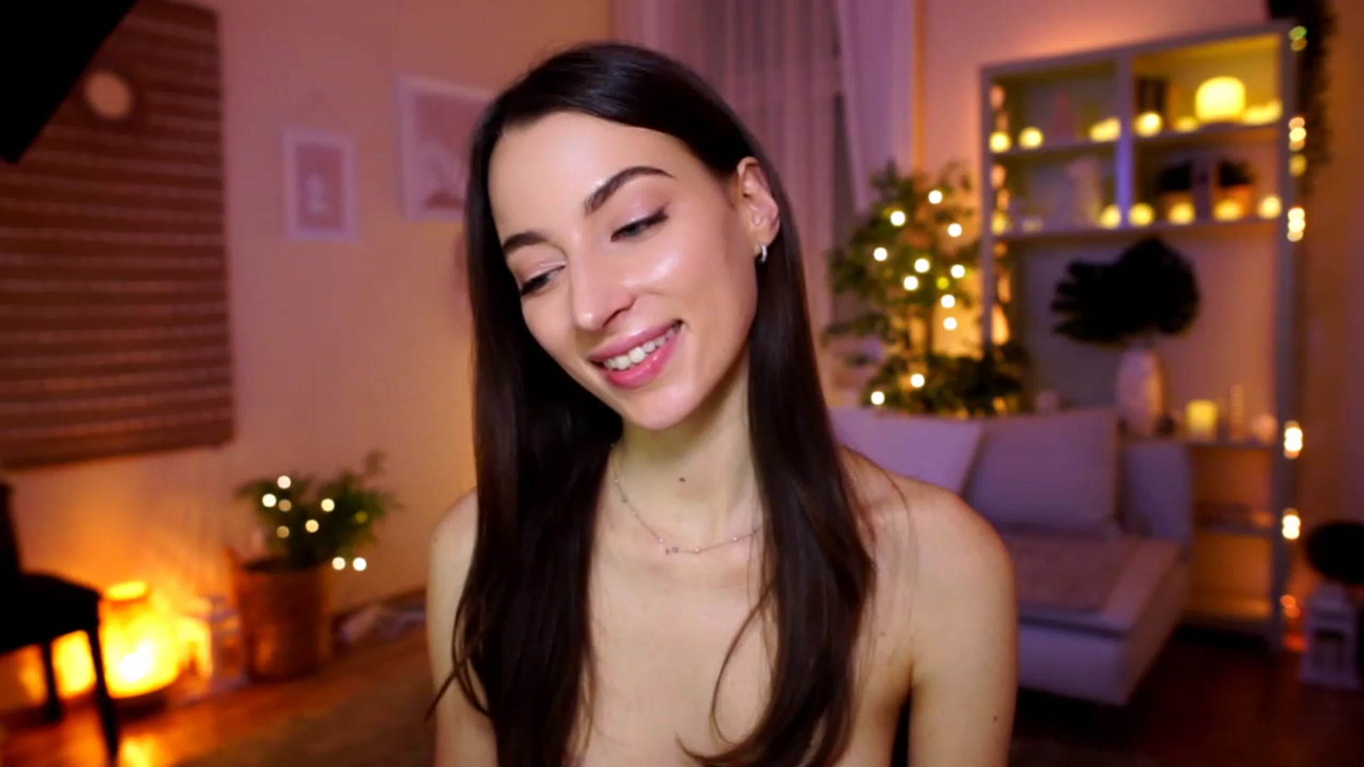 Gallery image thumbnail from Emily_grey69's myfreecams stream on, 02/06/2023, 21:47 image 17 of 20