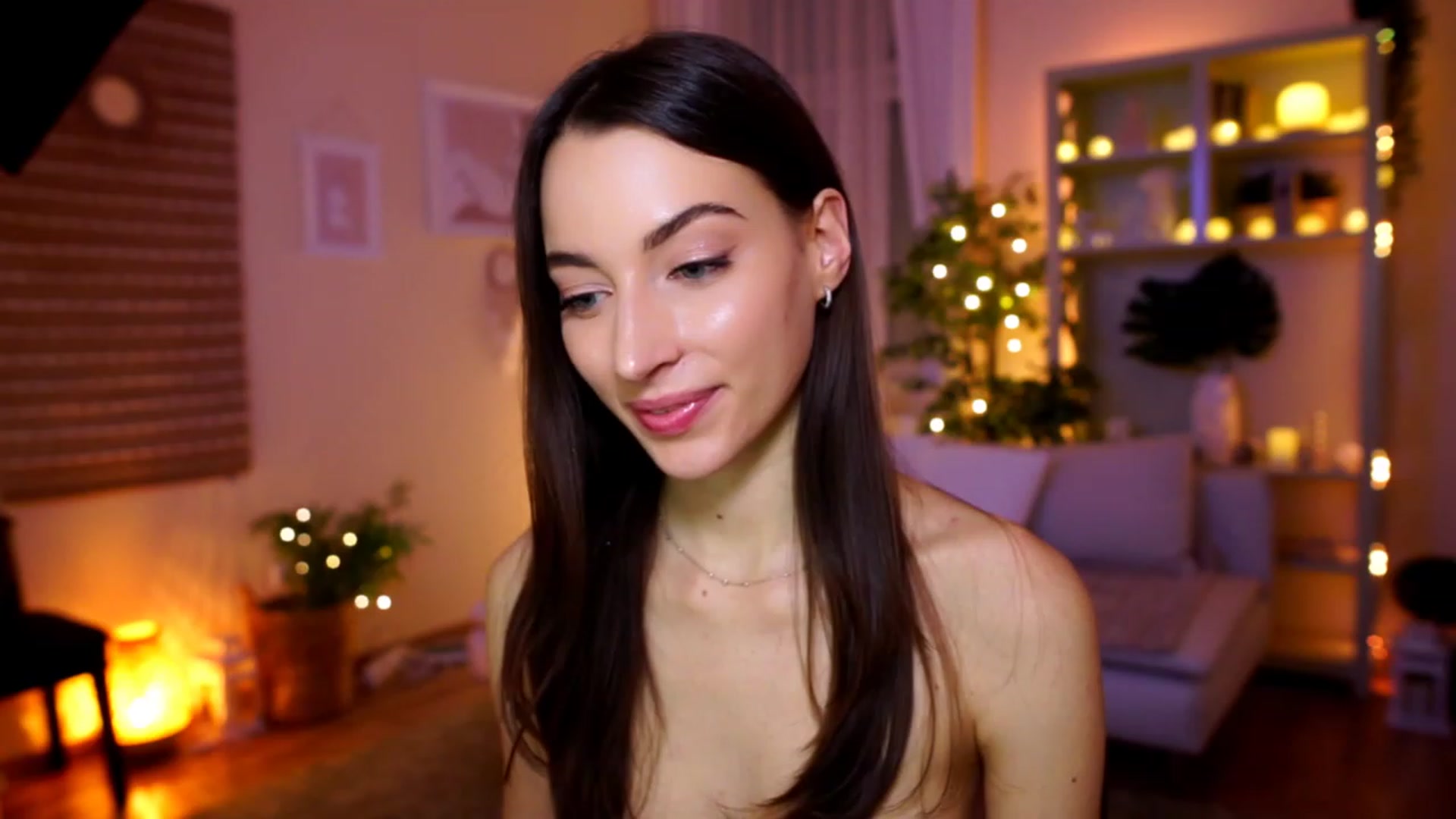 Gallery image thumbnail from Emily_grey69's myfreecams stream on, 02/06/2023, 21:47 image 18 of 20