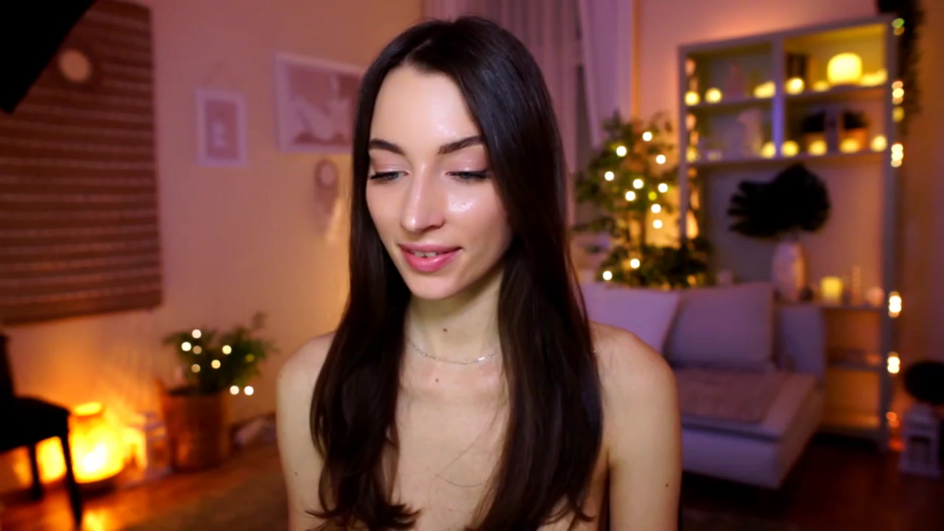 Gallery image thumbnail from Emily_grey69's myfreecams stream on, 02/06/2023, 21:47 image 12 of 20