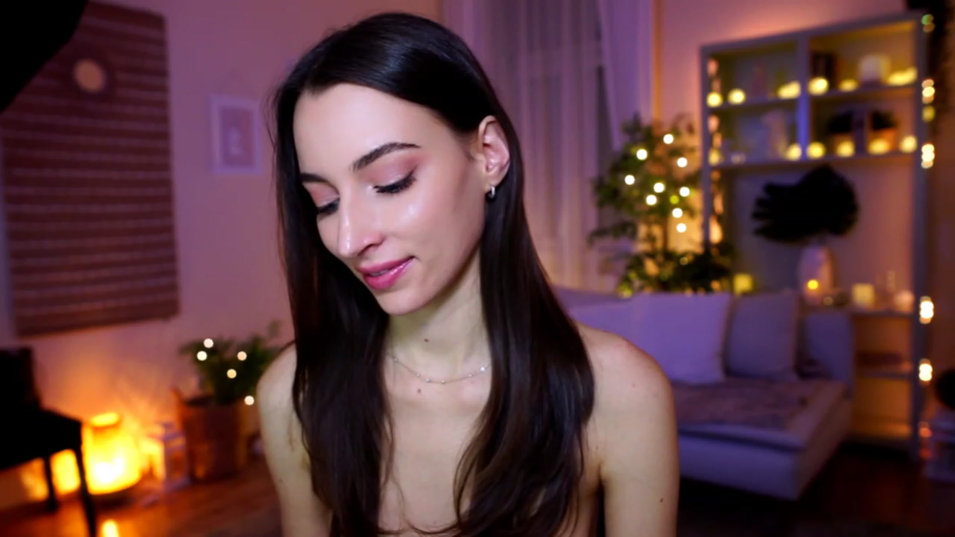 Gallery image thumbnail from Emily_grey69's myfreecams stream on, 02/09/2023, 19:06 image 11 of 20
