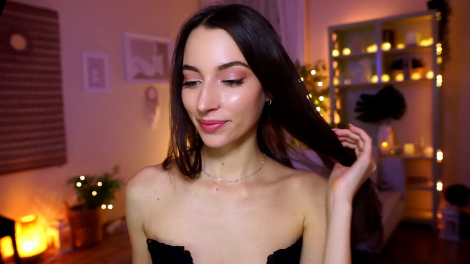 Gallery image thumbnail from Emily_grey69's myfreecams stream on, 02/09/2023, 21:51 image 18 of 20
