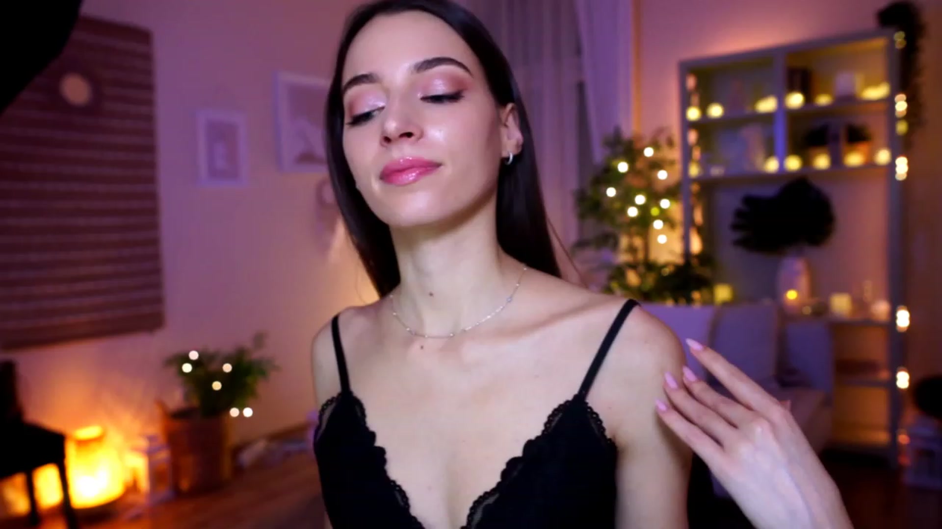 Gallery image thumbnail from Emily_grey69's myfreecams stream on, 02/09/2023, 21:51 image 2 of 20