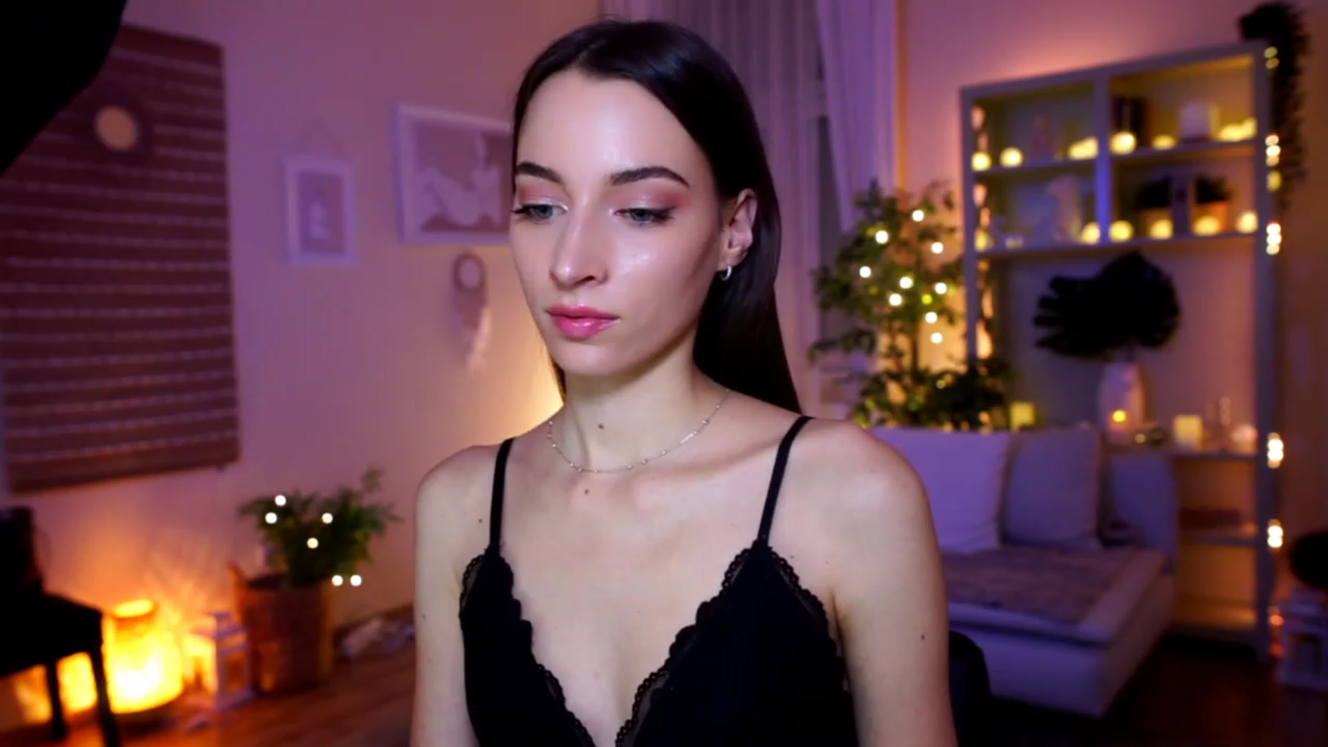 Gallery image thumbnail from Emily_grey69's myfreecams stream on, 02/09/2023, 21:51 image 8 of 20