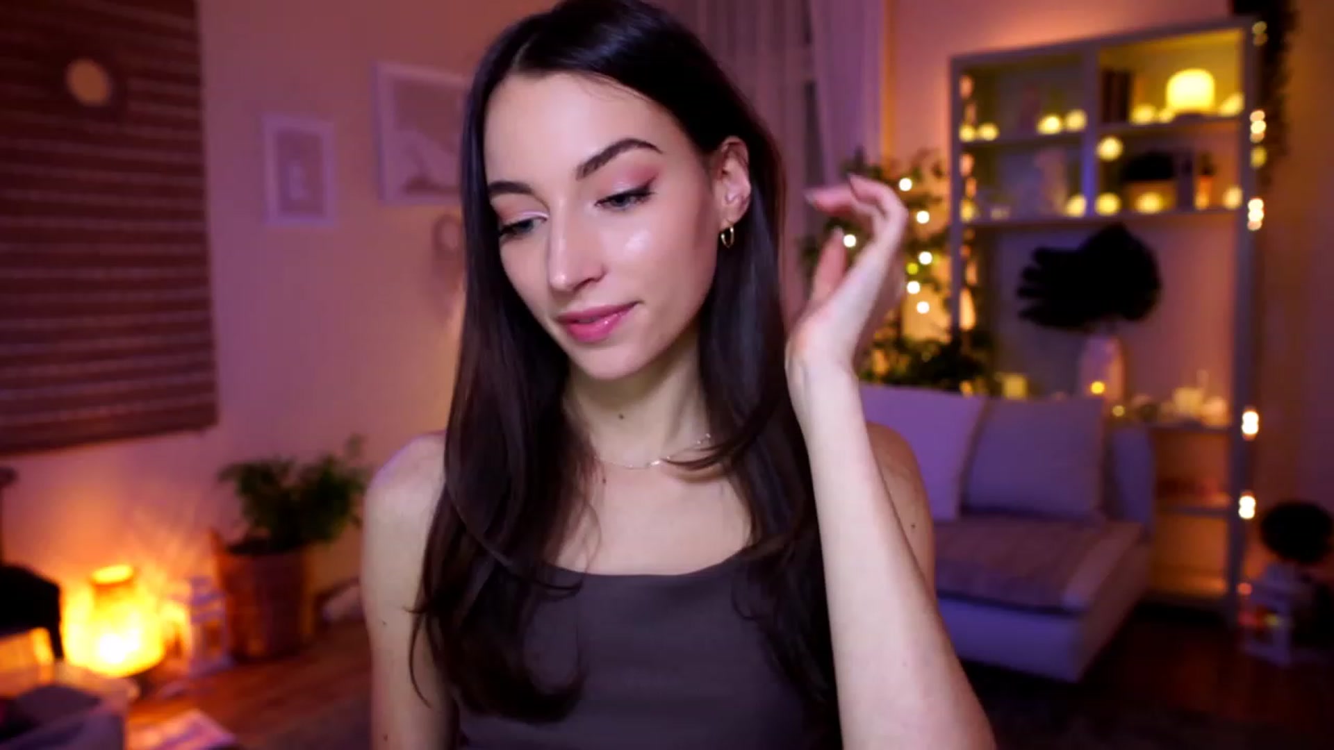 Gallery image thumbnail from Emily_grey69's myfreecams stream on, 02/11/2023, 17:13 image 7 of 20