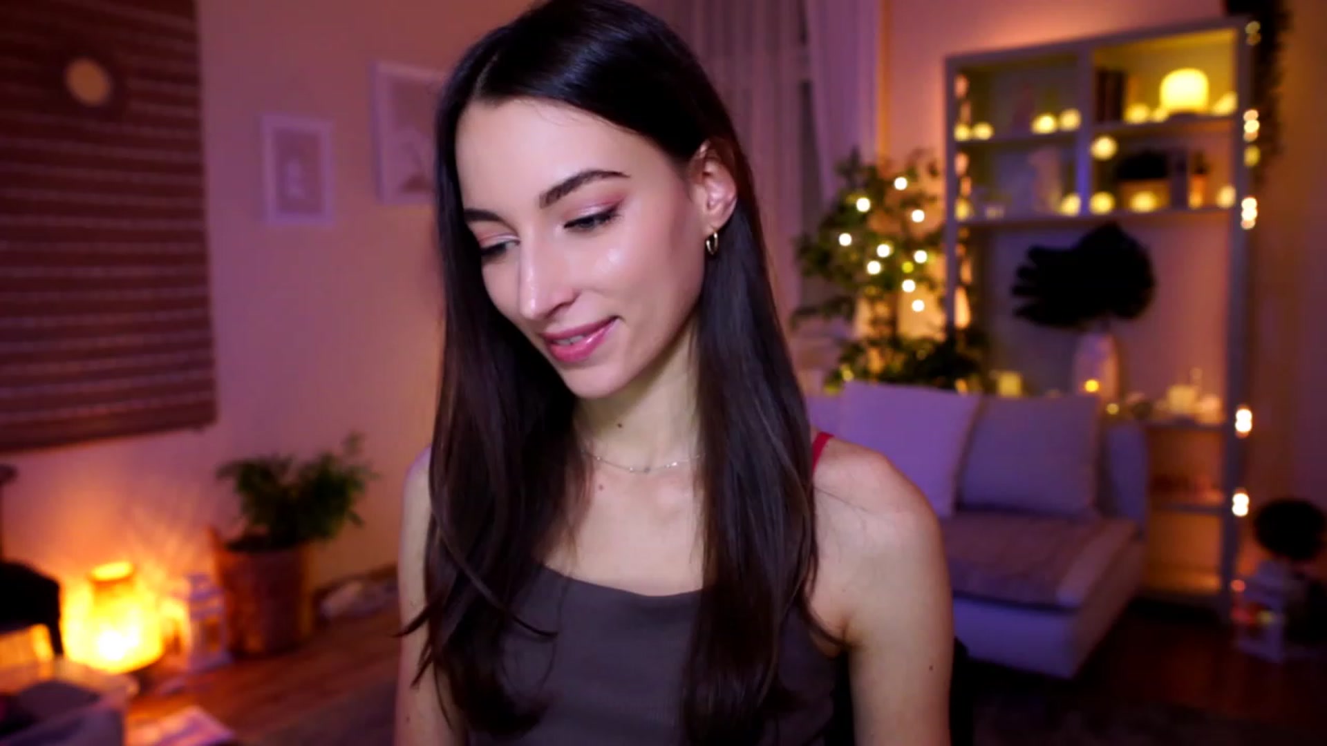 Gallery image thumbnail from Emily_grey69's myfreecams stream on, 02/11/2023, 17:13 image 10 of 20