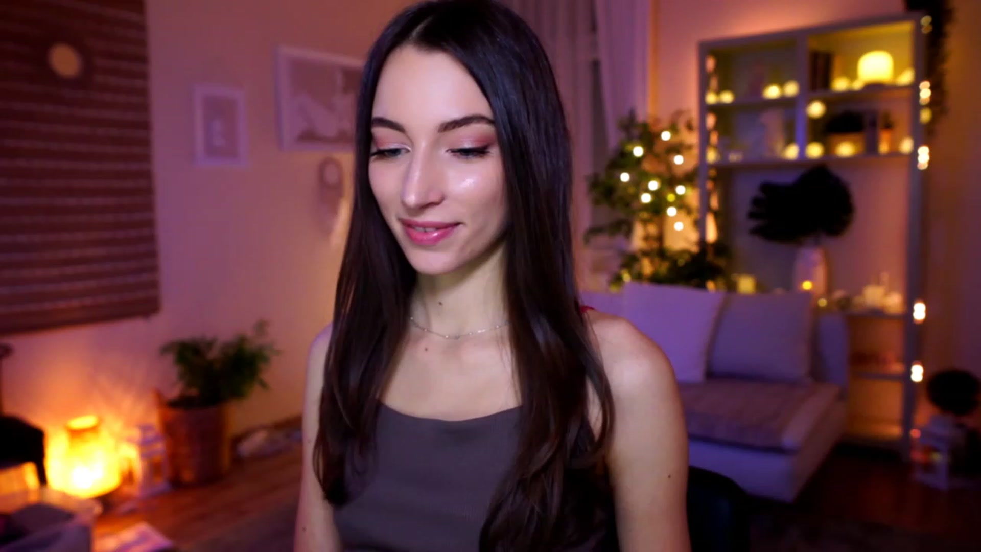 Gallery image thumbnail from Emily_grey69's myfreecams stream on, 02/11/2023, 17:13 image 4 of 20