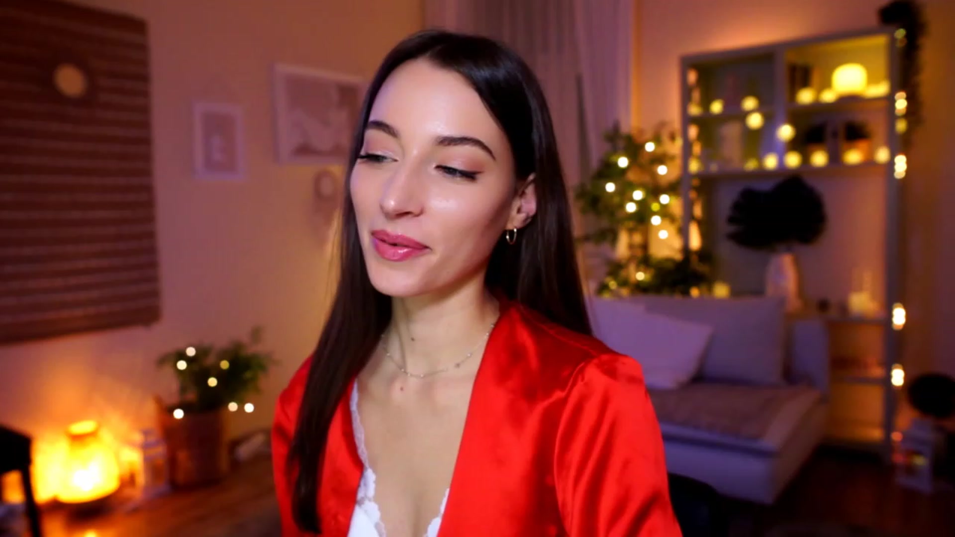 Gallery image thumbnail from Emily_grey69's myfreecams stream on, 02/13/2023, 20:10 image 1 of 20