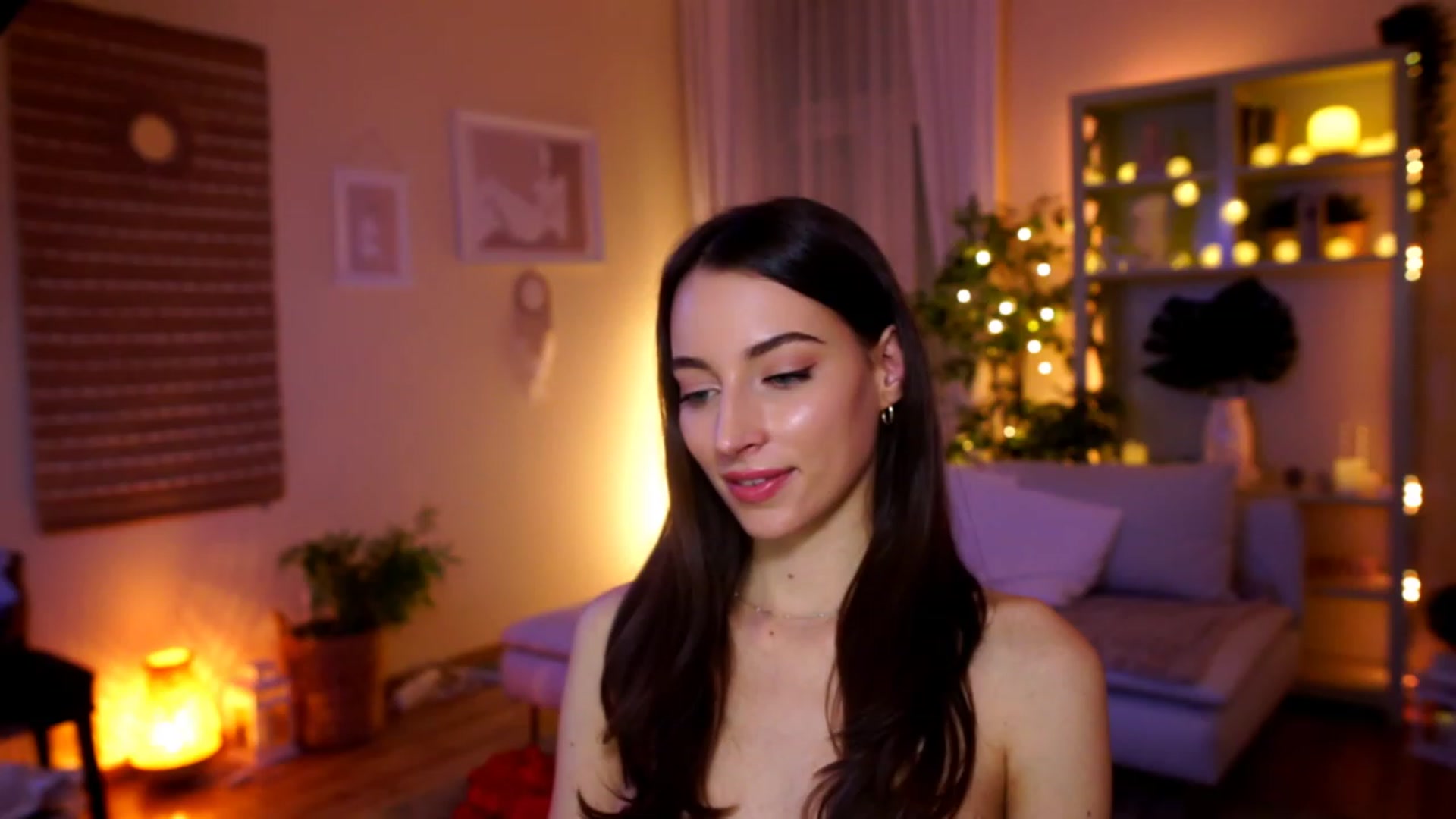 Gallery image thumbnail from Emily_grey69's myfreecams stream on, 02/13/2023, 20:10 image 17 of 20