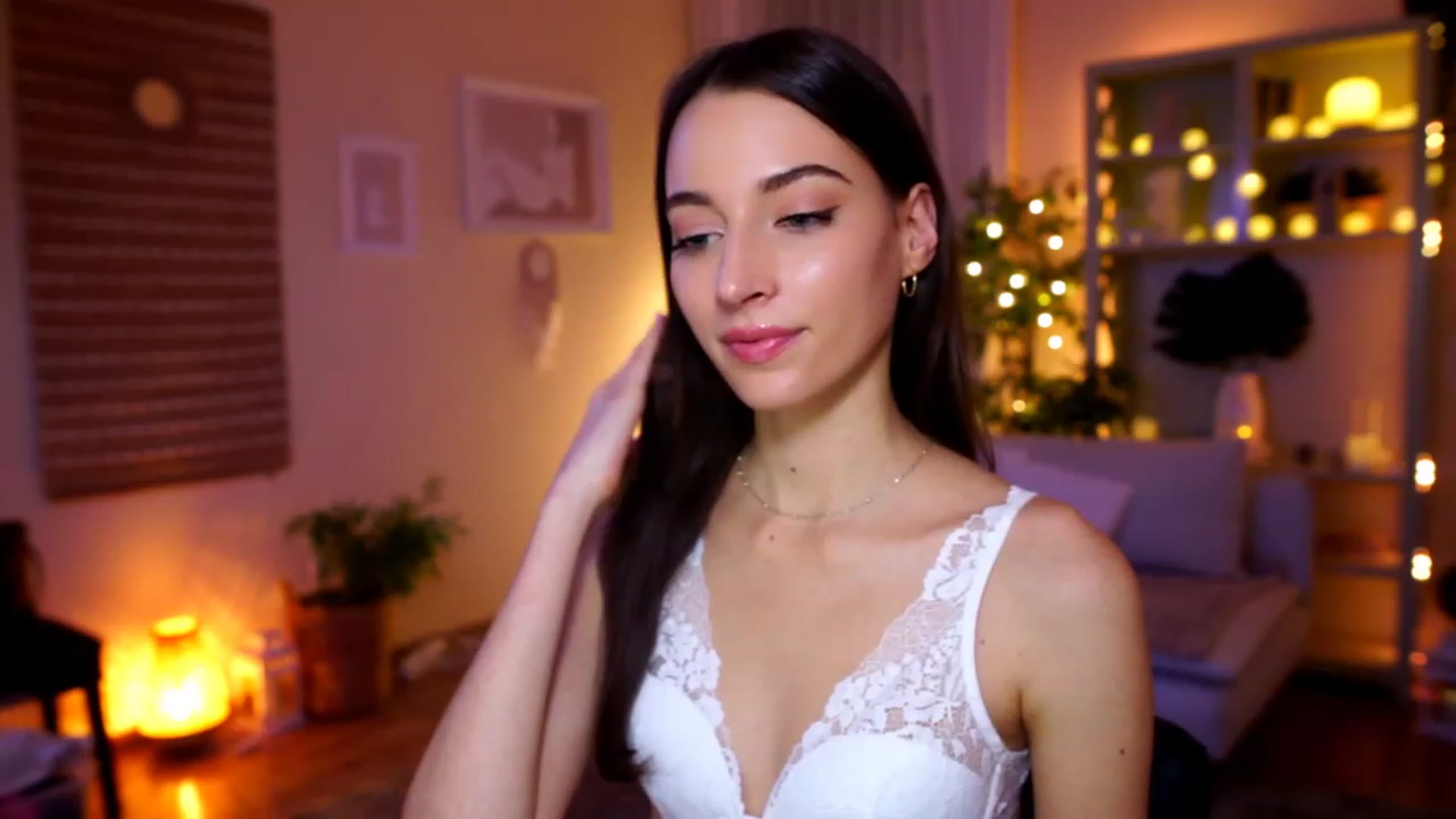 Gallery image thumbnail from Emily_grey69's myfreecams stream on, 02/13/2023, 21:48 image 19 of 20