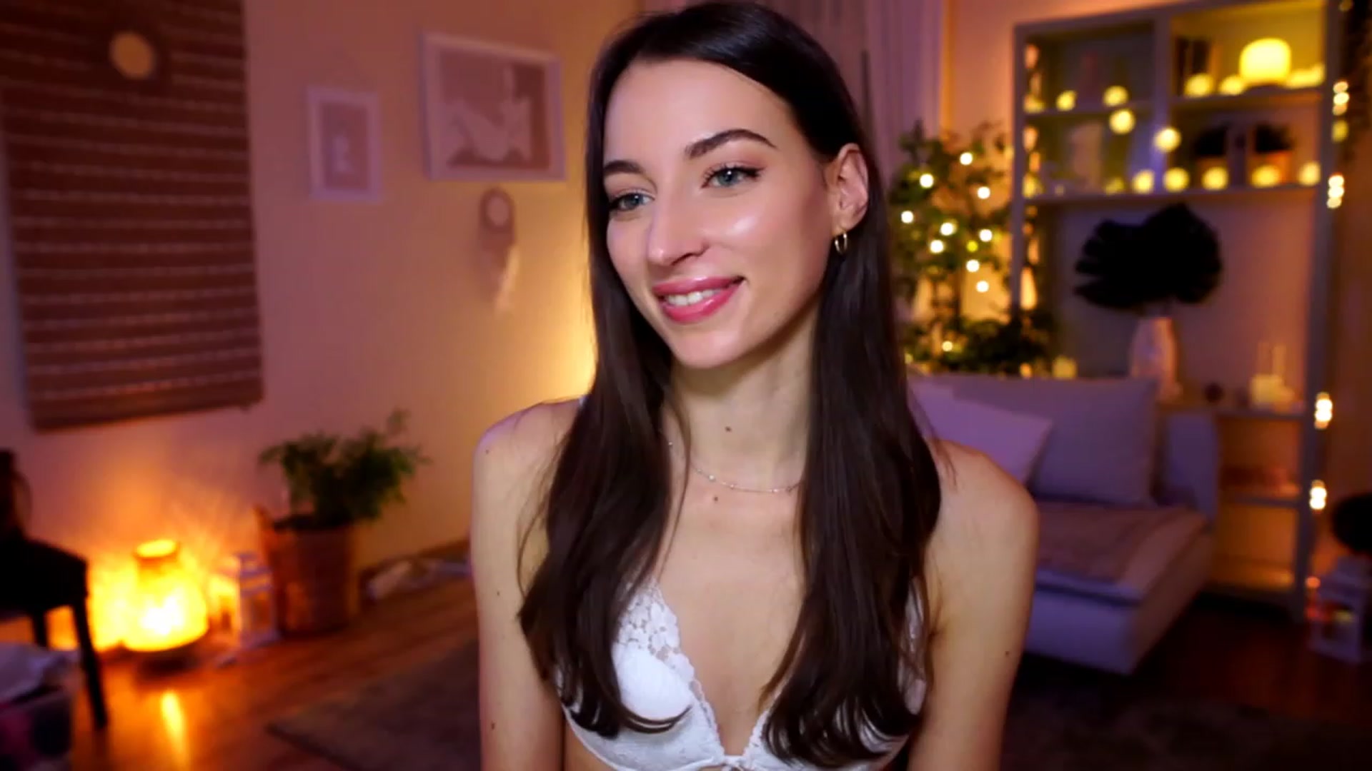 Gallery image thumbnail from Emily_grey69's myfreecams stream on, 02/13/2023, 21:48 image 3 of 20