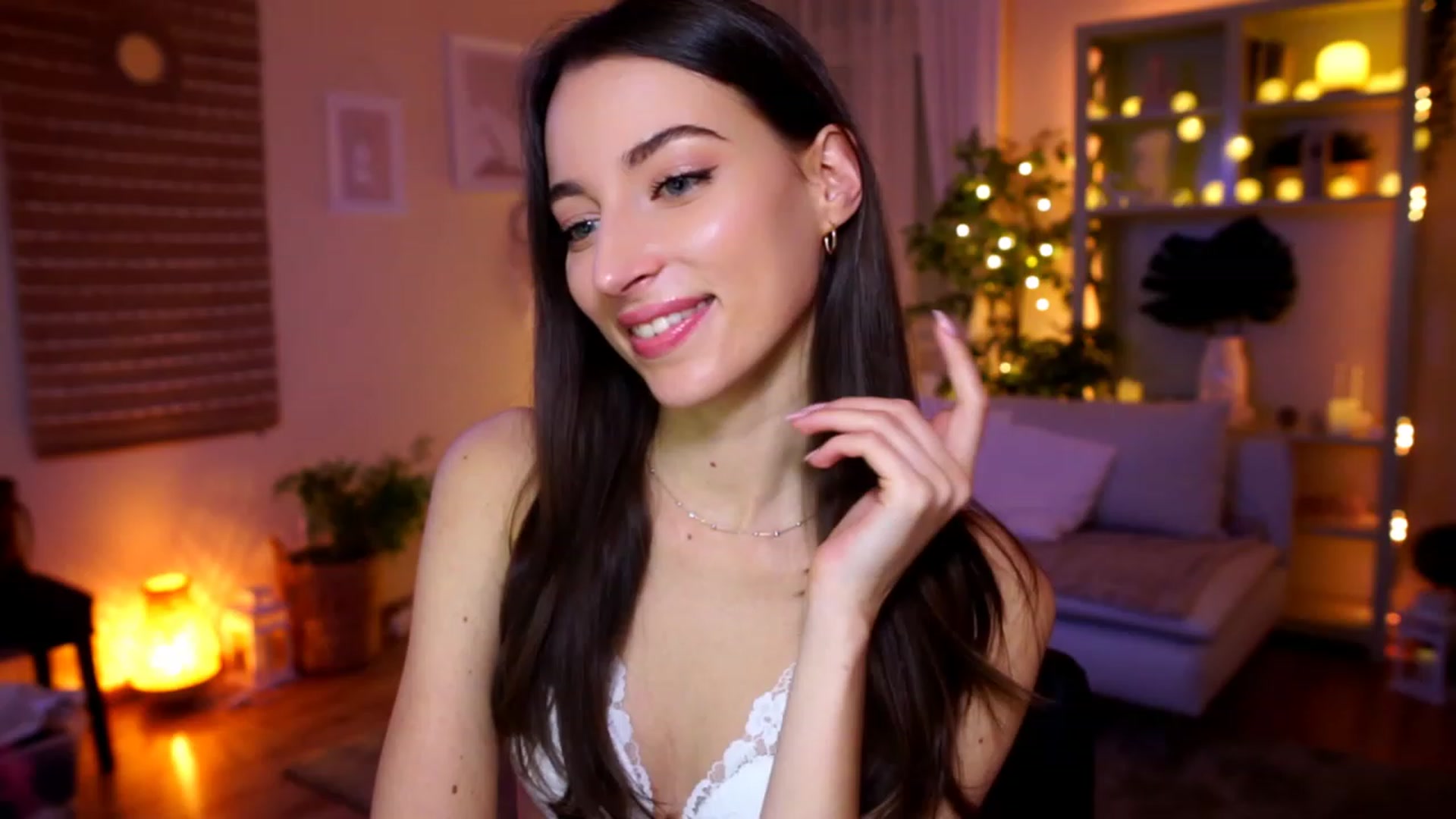Gallery image thumbnail from Emily_grey69's myfreecams stream on, 02/13/2023, 21:48 image 5 of 20