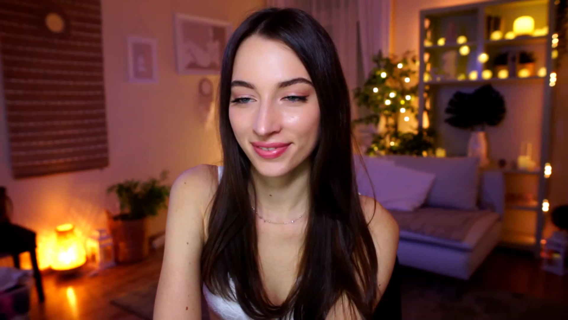 Gallery image thumbnail from Emily_grey69's myfreecams stream on, 02/13/2023, 21:48 image 1 of 20