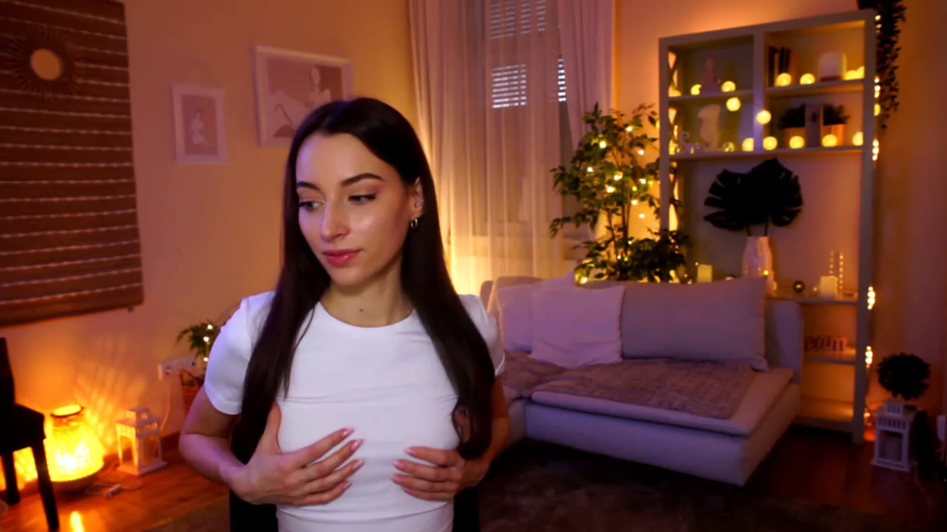 Gallery image thumbnail from Emily_grey69's myfreecams stream on, 02/17/2023, 13:13 image 13 of 20
