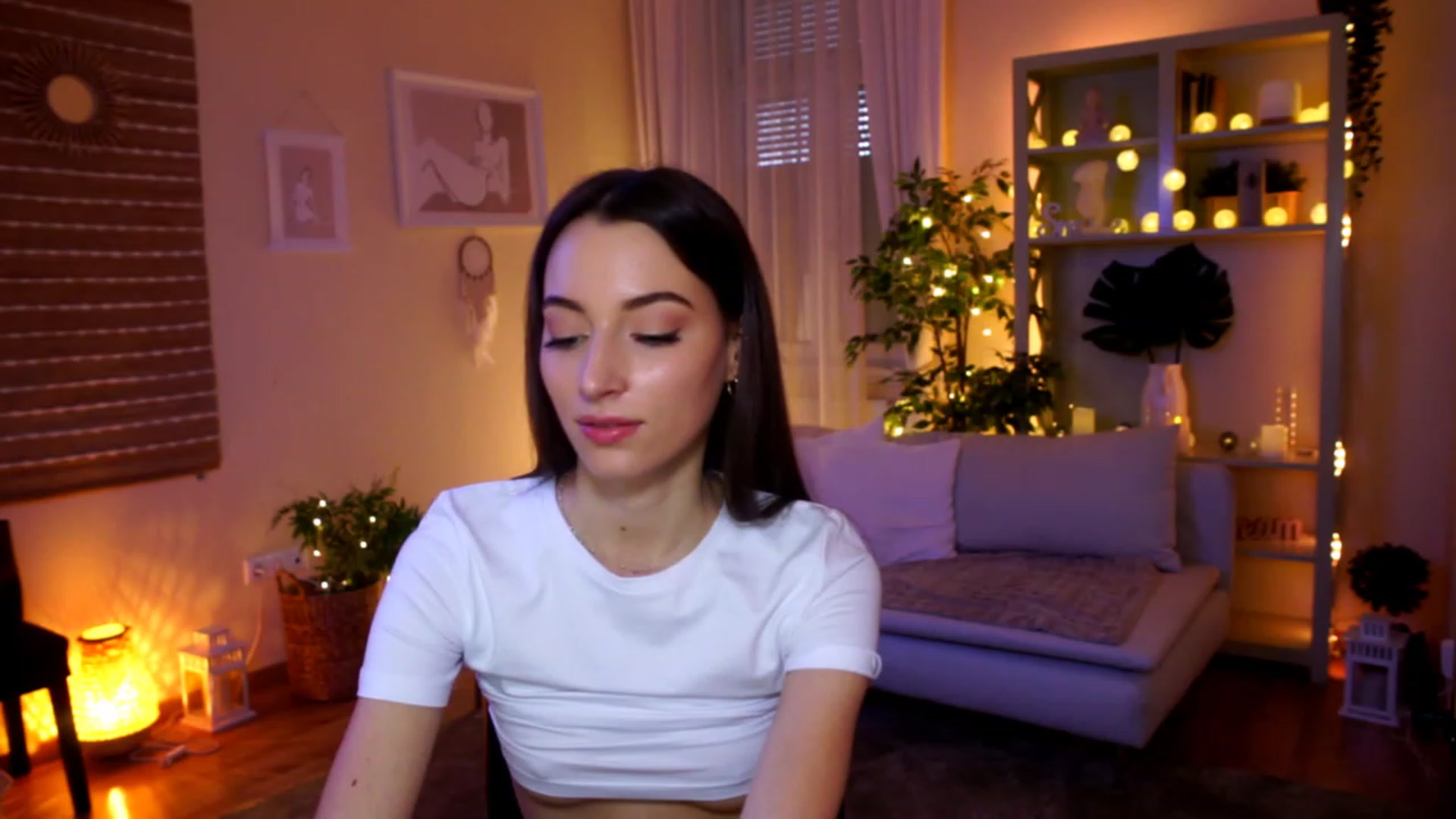 Gallery image thumbnail from Emily_grey69's myfreecams stream on, 02/17/2023, 13:13 image 16 of 20