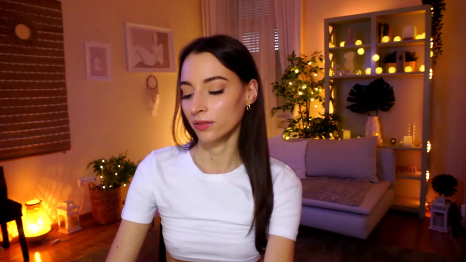 Gallery image thumbnail from Emily_grey69's myfreecams stream on, 02/17/2023, 13:53 image 2 of 20