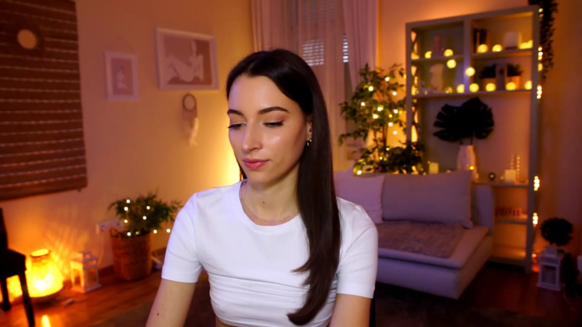 Gallery image thumbnail from Emily_grey69's myfreecams stream on, 02/17/2023, 13:53 image 4 of 20