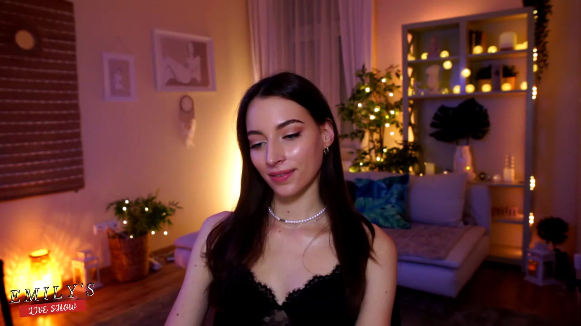 Gallery image thumbnail from Emily_grey69's myfreecams stream on, 02/23/2023, 20:25 image 16 of 20