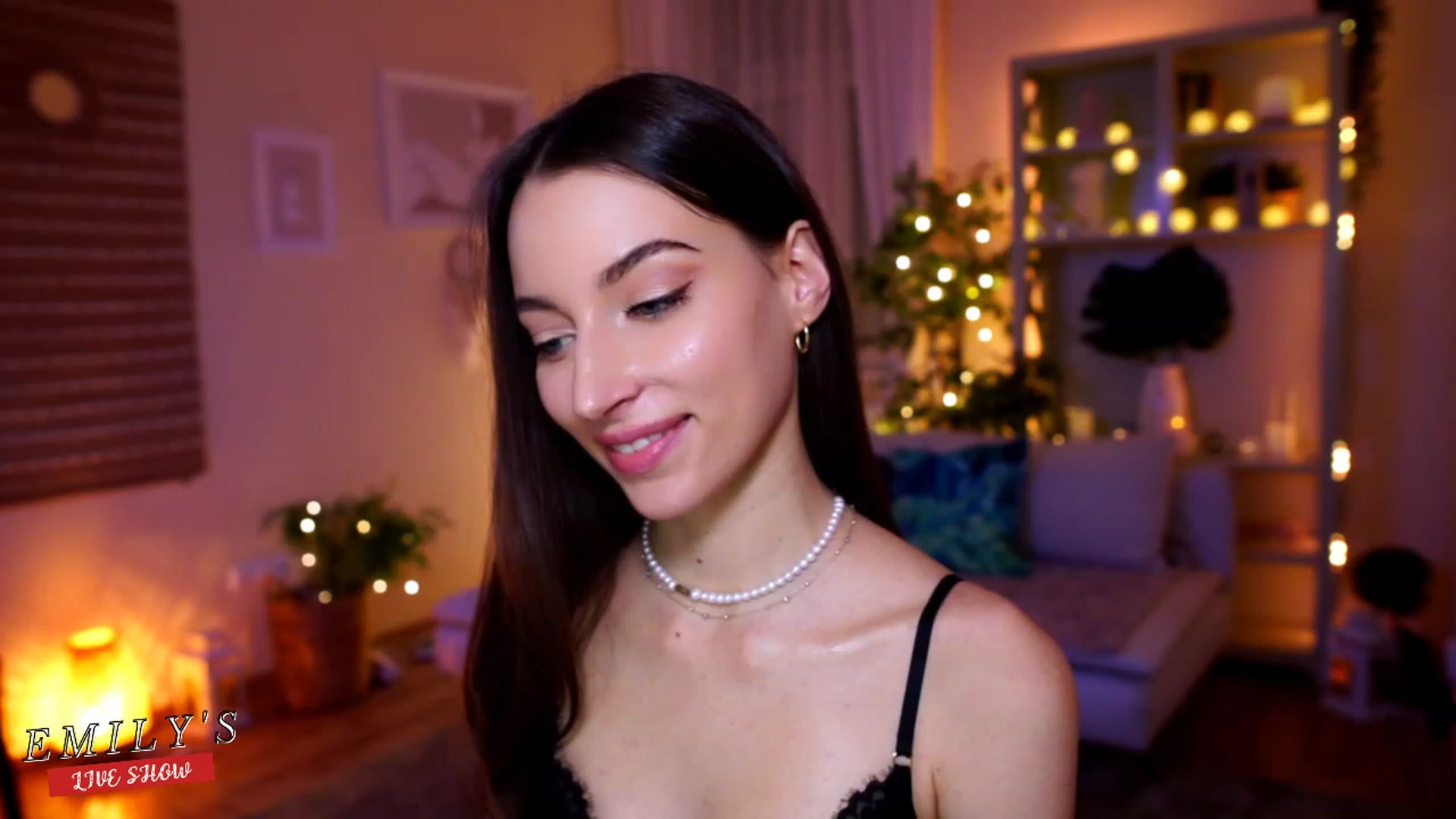 Gallery image thumbnail from Emily_grey69's myfreecams stream on, 02/23/2023, 20:25 image 4 of 20