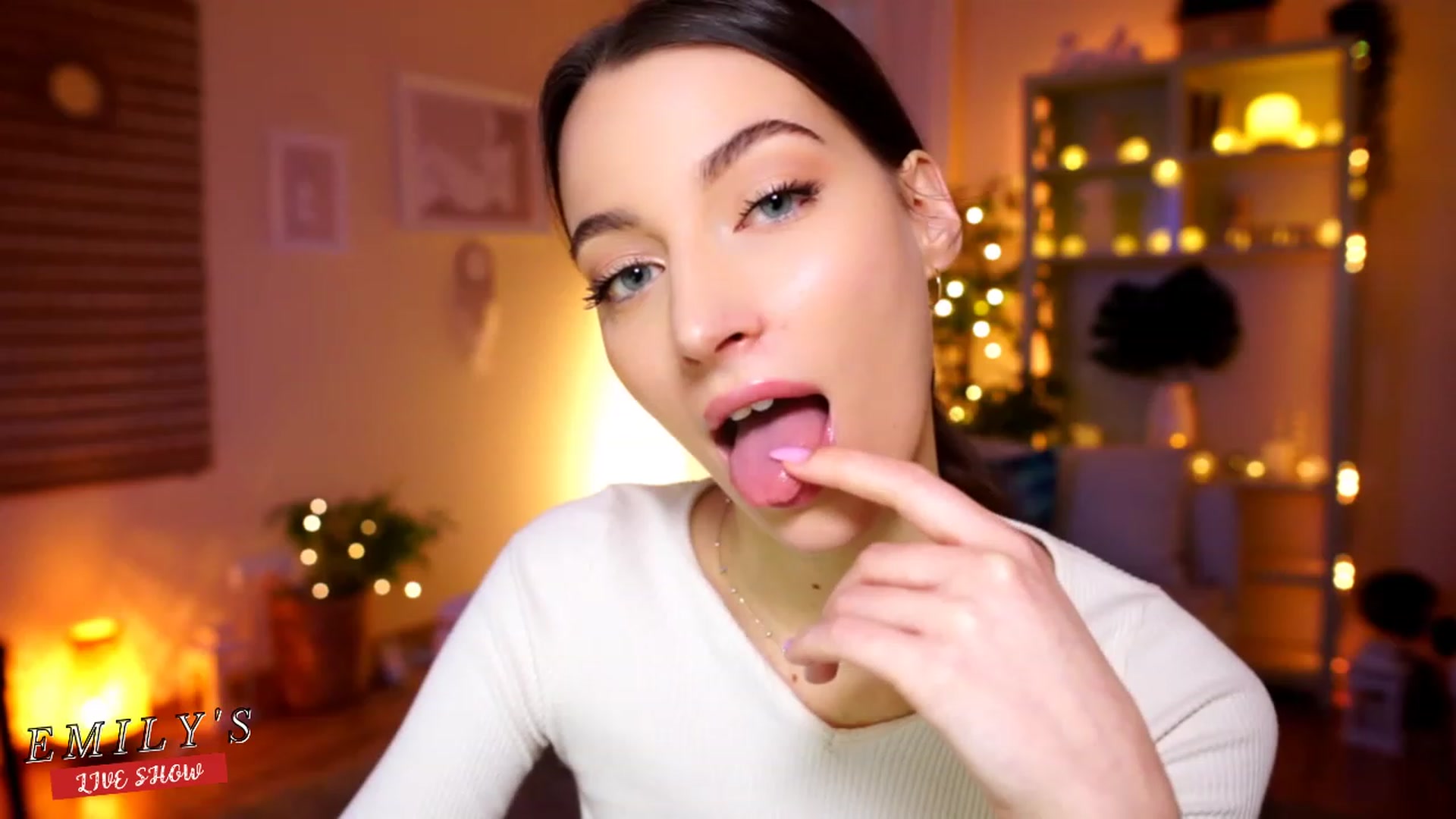 Gallery image thumbnail from Emily_grey69's myfreecams stream on, 02/25/2023, 12:52 image 9 of 20