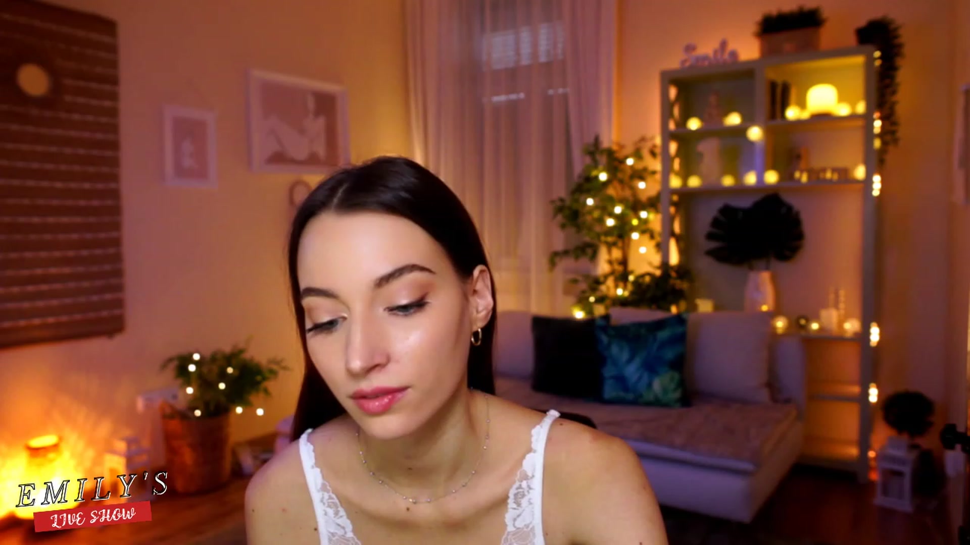 Gallery image thumbnail from Emily_grey69's myfreecams stream on, 02/25/2023, 14:01 image 4 of 20