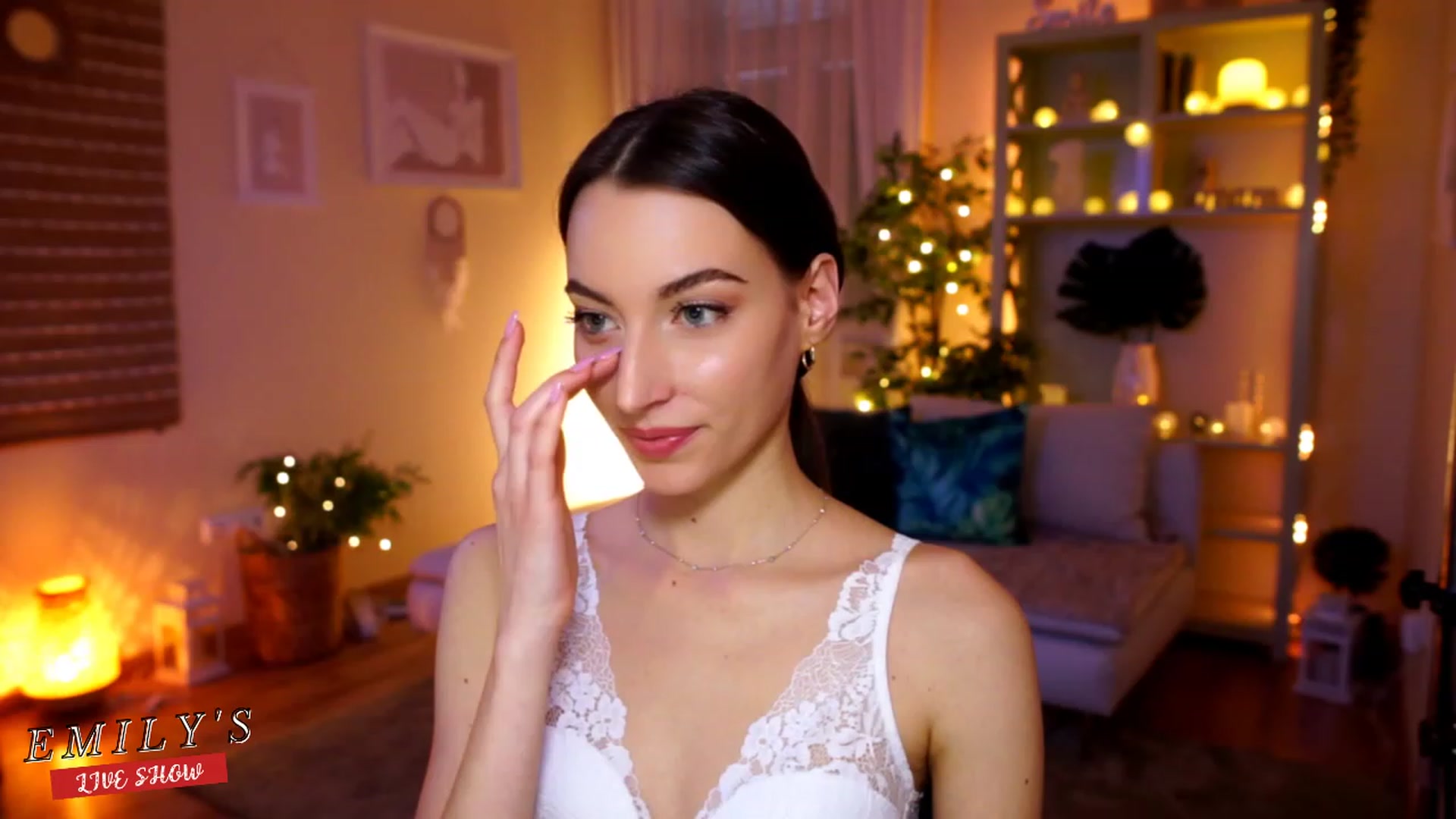 Gallery image thumbnail from Emily_grey69's myfreecams stream on, 02/25/2023, 15:47 image 2 of 20