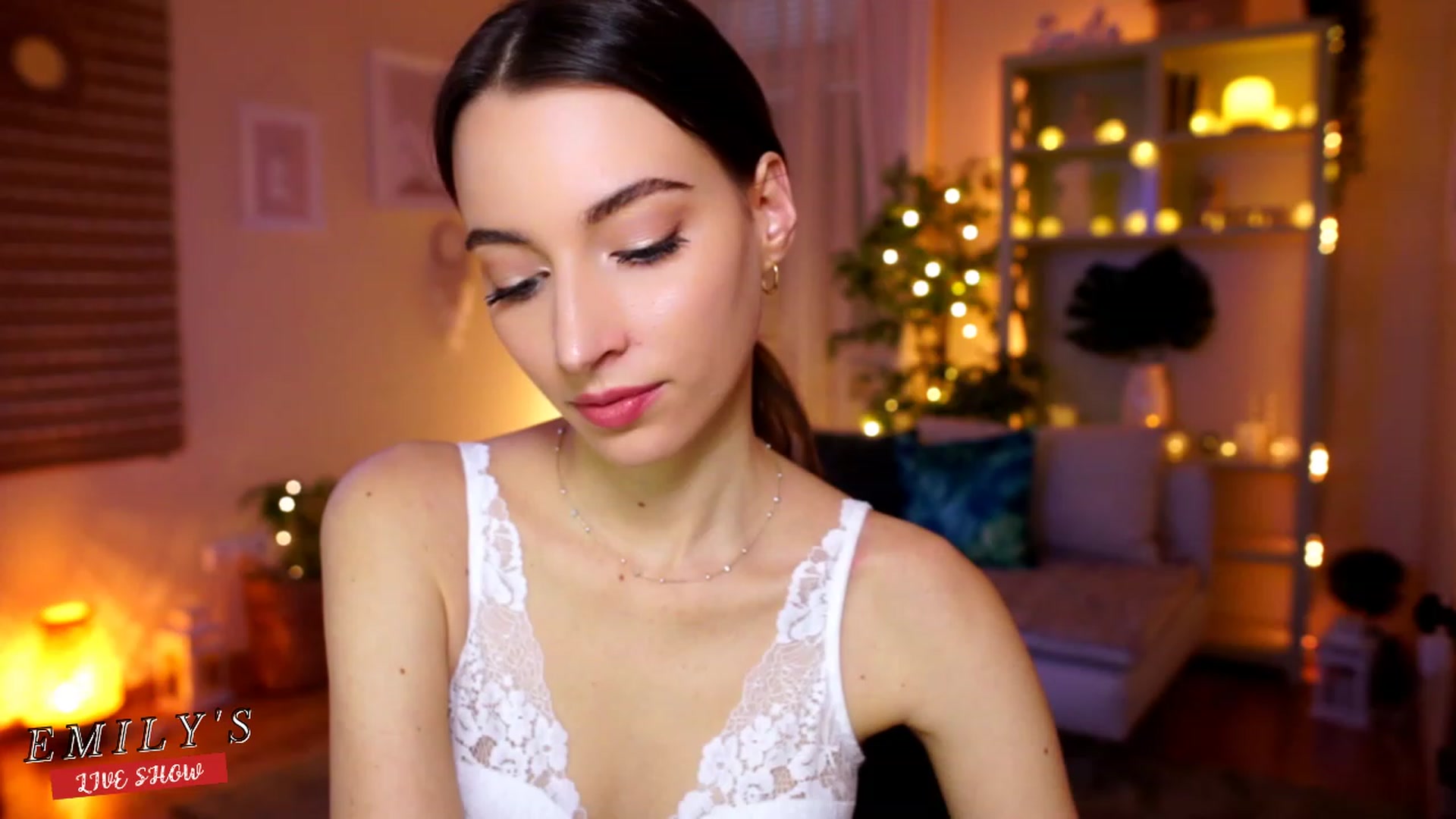 Gallery image thumbnail from Emily_grey69's myfreecams stream on, 02/25/2023, 15:47 image 8 of 20