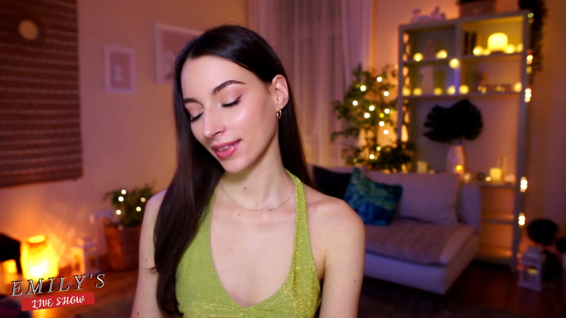 Gallery image thumbnail from Emily_grey69's myfreecams stream on, 02/26/2023, 17:10 image 4 of 20