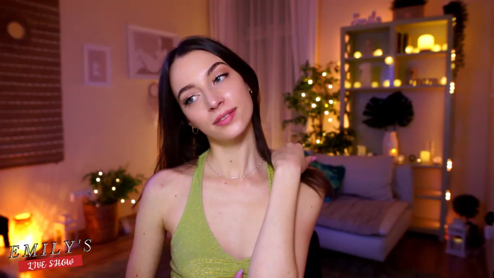 Gallery image thumbnail from Emily_grey69's myfreecams stream on, 02/26/2023, 17:10 image 11 of 20
