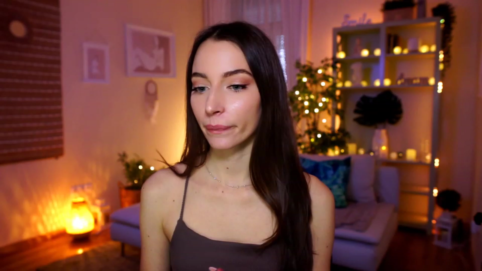 Gallery image thumbnail from Emily_grey69's myfreecams stream on, 03/05/2023, 12:51 image 1 of 20