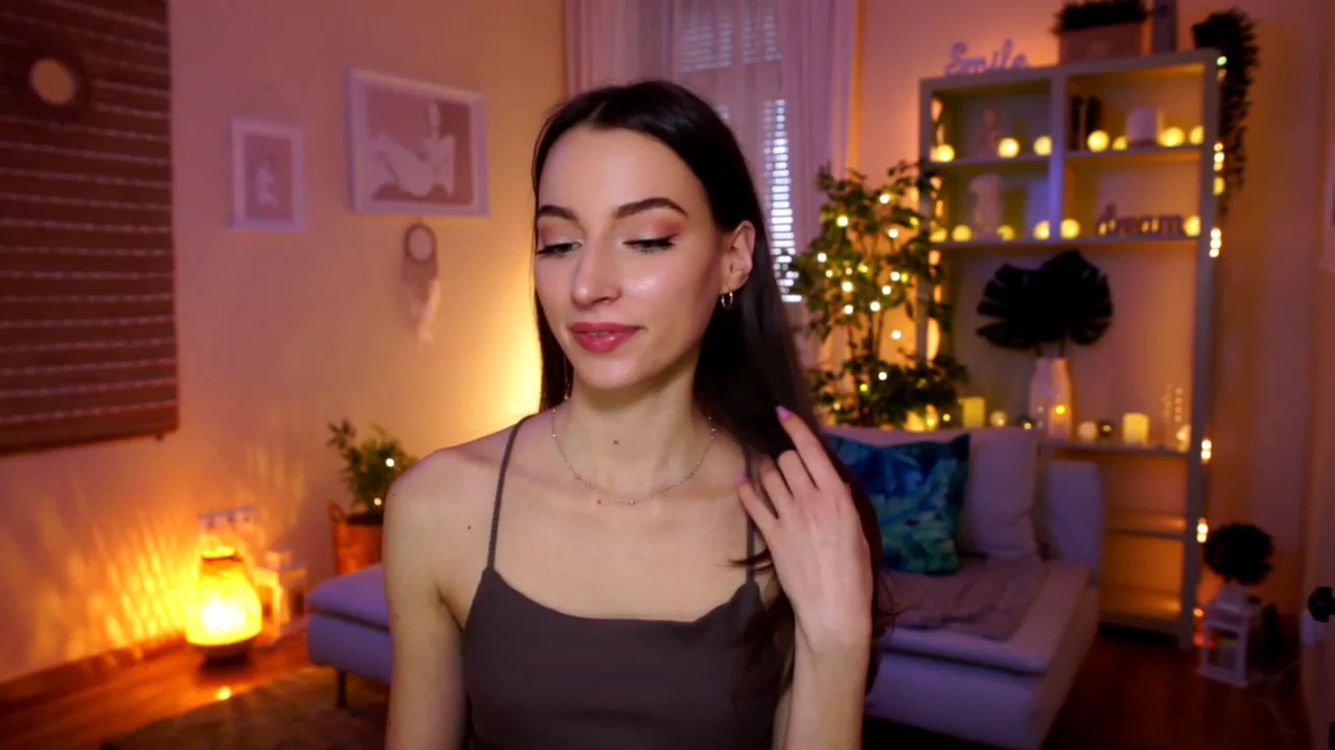 Gallery image thumbnail from Emily_grey69's myfreecams stream on, 03/05/2023, 12:51 image 5 of 20