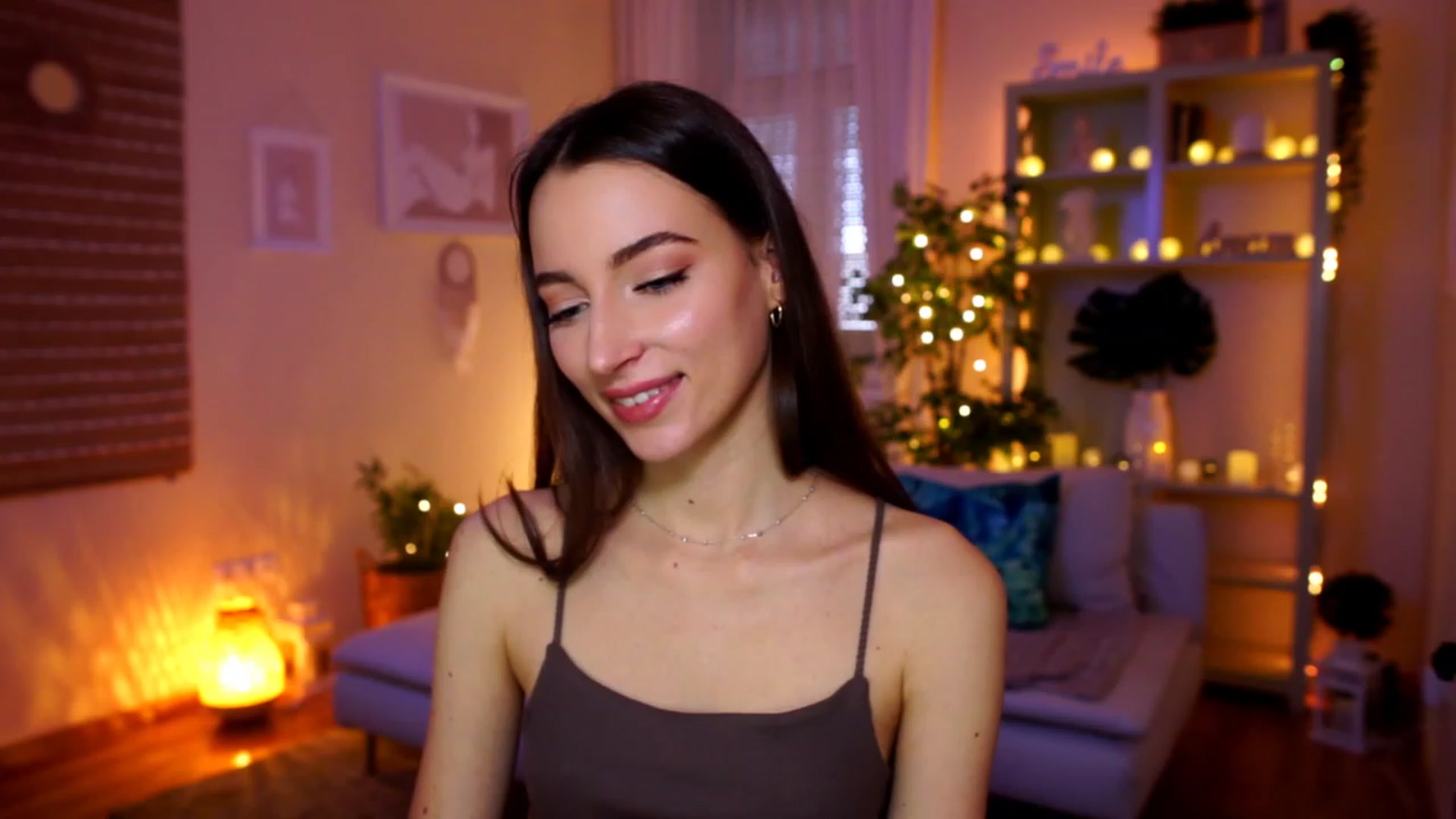 Gallery image thumbnail from Emily_grey69's myfreecams stream on, 03/05/2023, 12:51 image 9 of 20