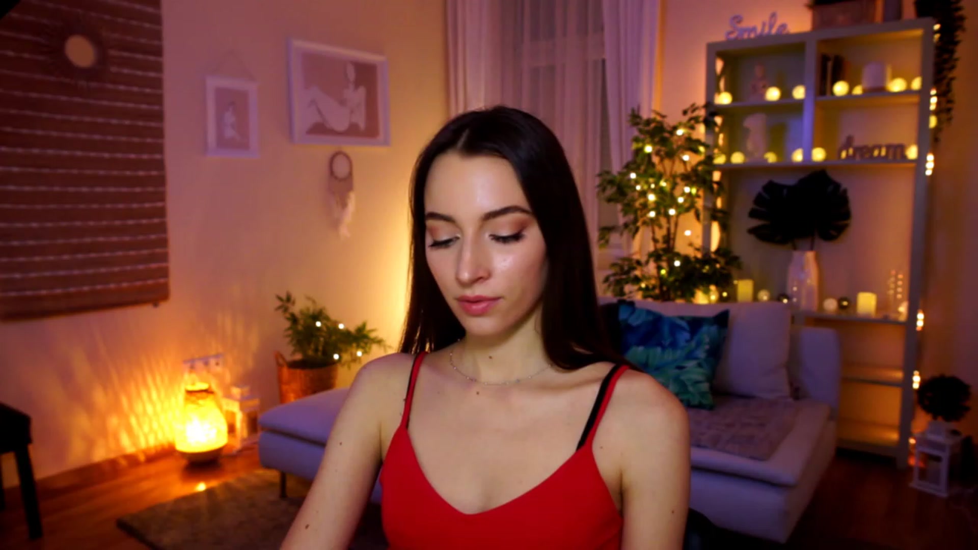 Gallery image thumbnail from Emily_grey69's myfreecams stream on, 03/05/2023, 18:35 image 12 of 20