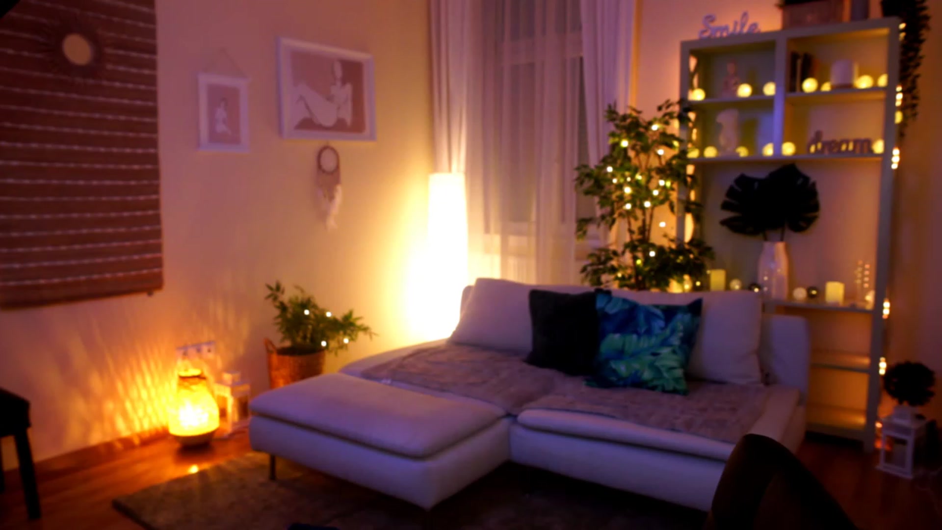 Gallery image thumbnail from Emily_grey69's myfreecams stream on, 03/05/2023, 18:35 image 11 of 20