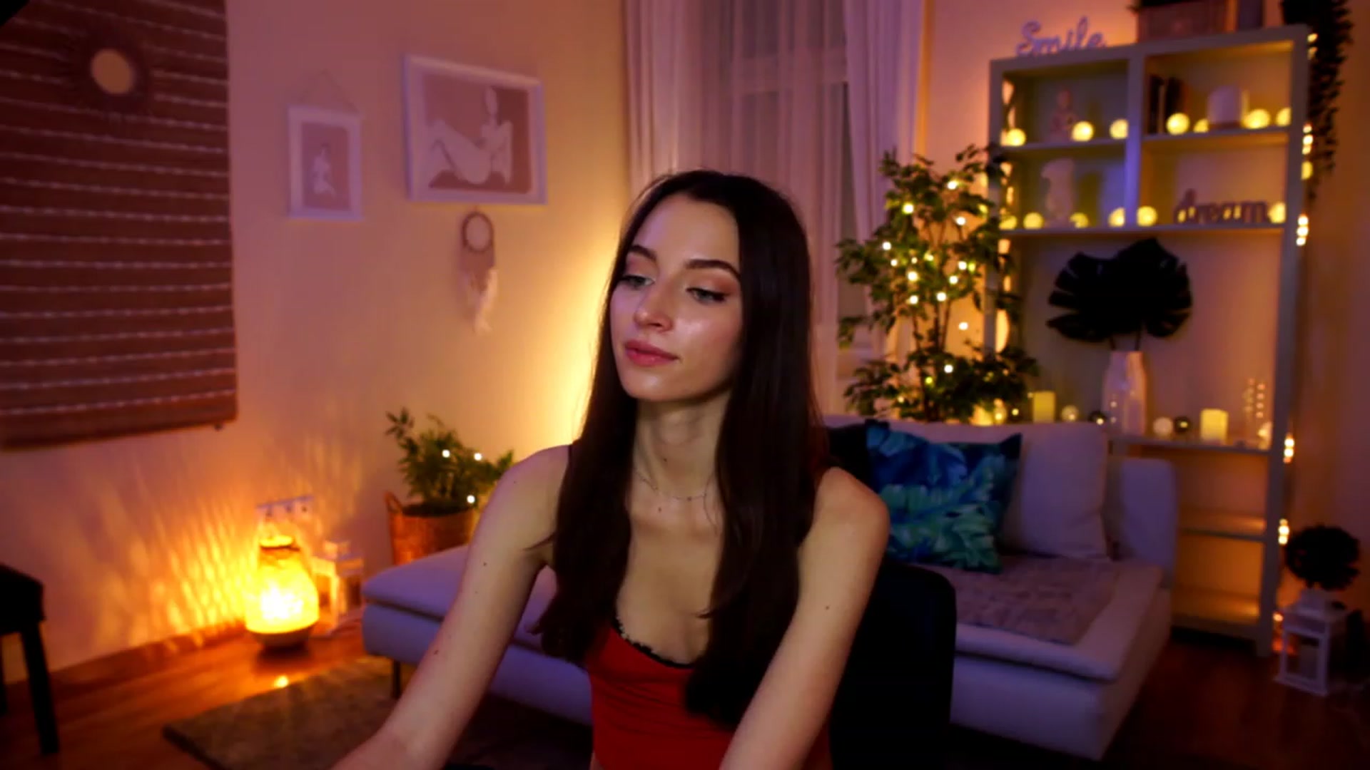Gallery image thumbnail from Emily_grey69's myfreecams stream on, 03/05/2023, 18:35 image 9 of 20