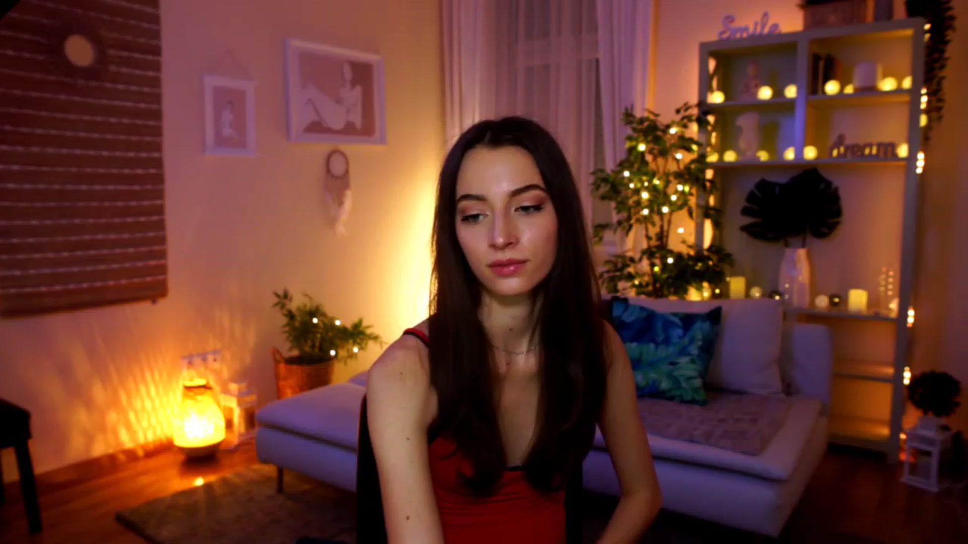Gallery image thumbnail from Emily_grey69's myfreecams stream on, 03/05/2023, 18:35 image 10 of 20