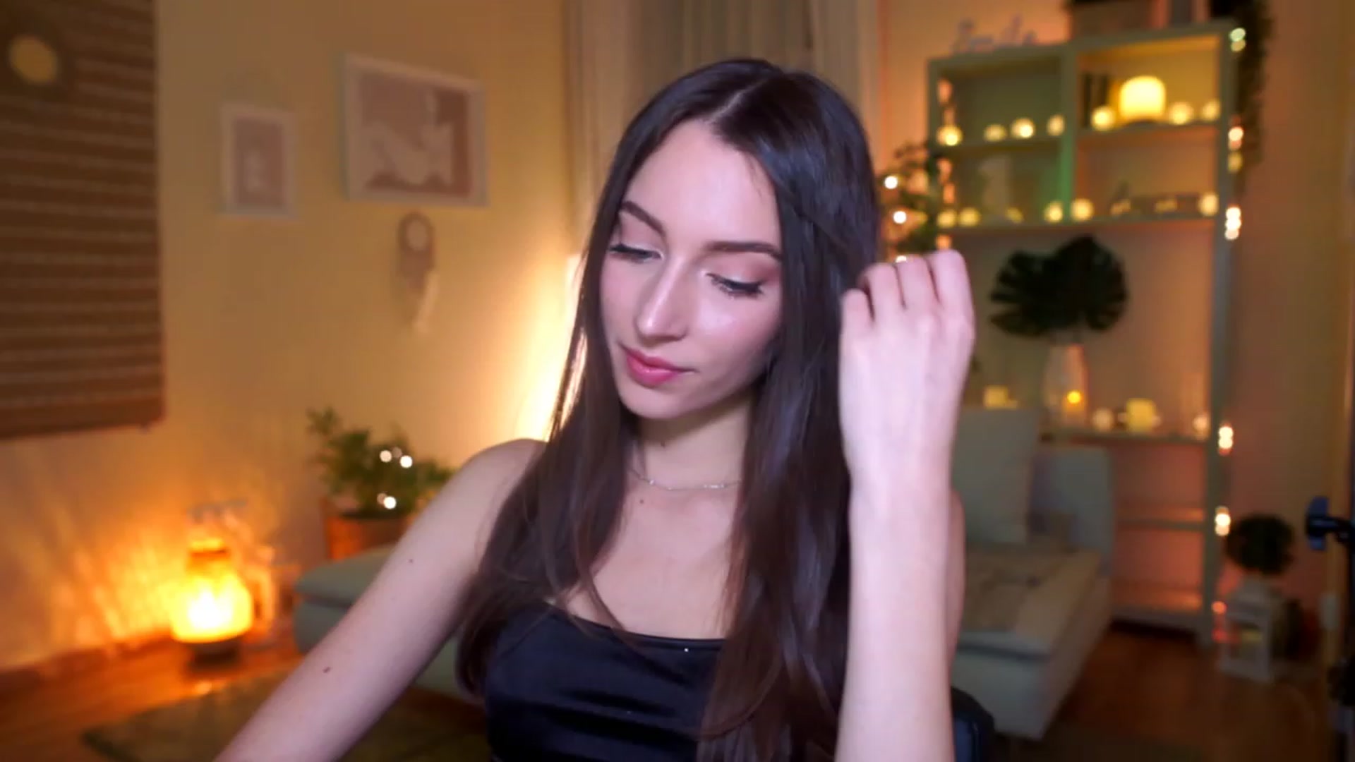 Gallery image thumbnail from Emily_grey69's myfreecams stream on, 03/07/2023, 22:15 image 3 of 20