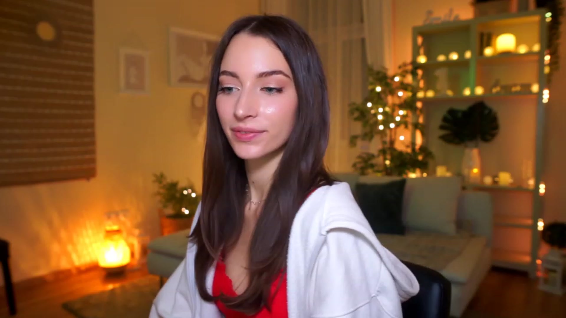 Gallery image thumbnail from Emily_grey69's myfreecams stream on, 03/08/2023, 01:56 image 18 of 20