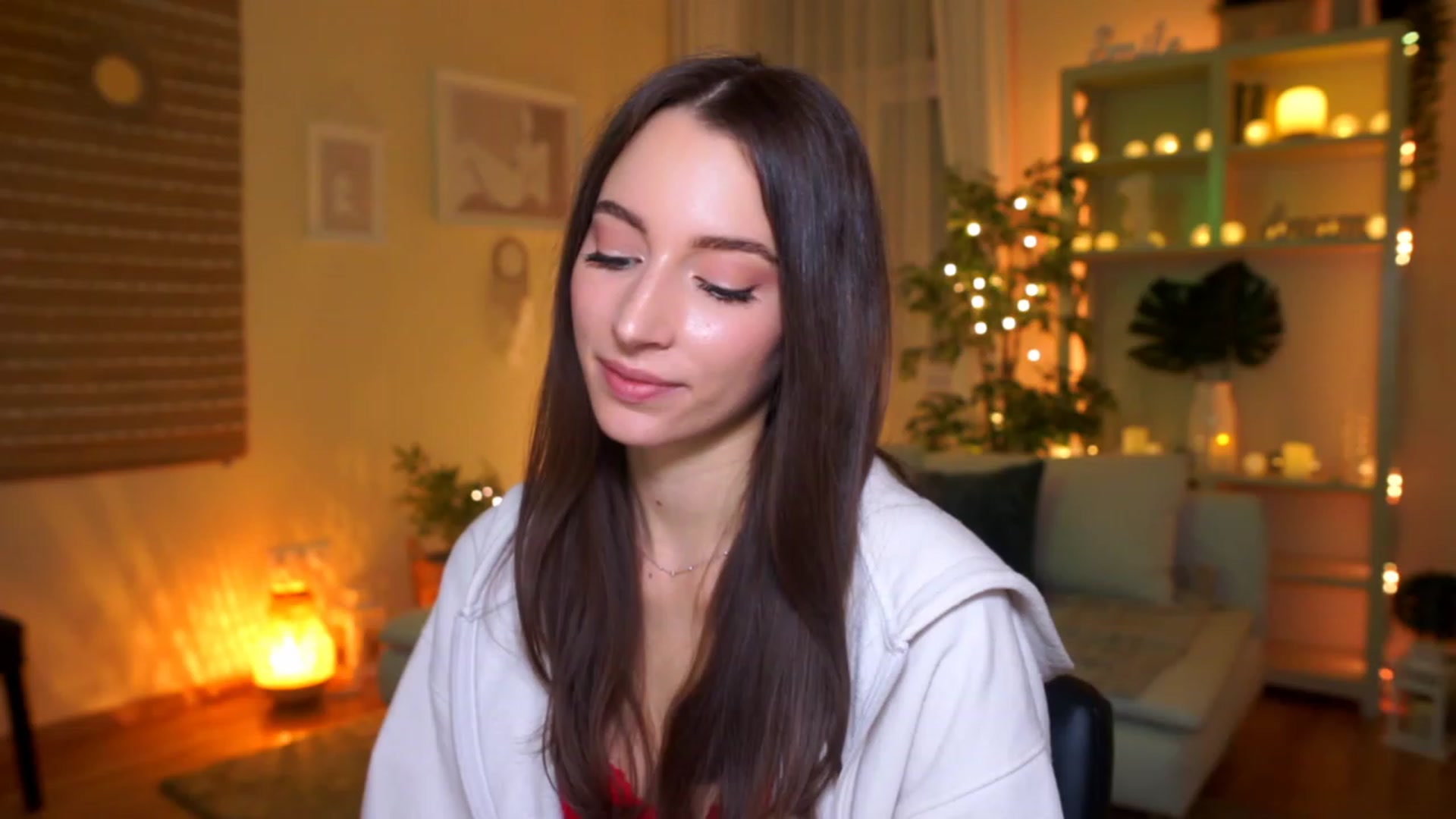 Gallery image thumbnail from Emily_grey69's myfreecams stream on, 03/08/2023, 01:56 image 5 of 20