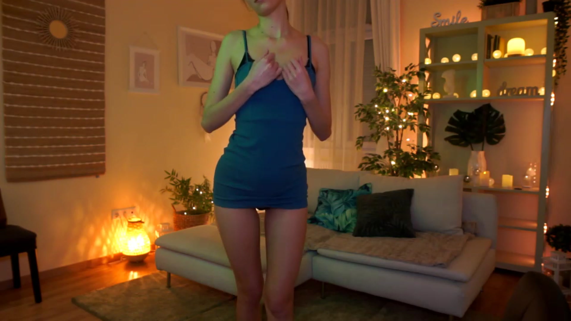 Gallery image thumbnail from Emily_grey69's myfreecams stream on, 03/09/2023, 13:05 image 18 of 20