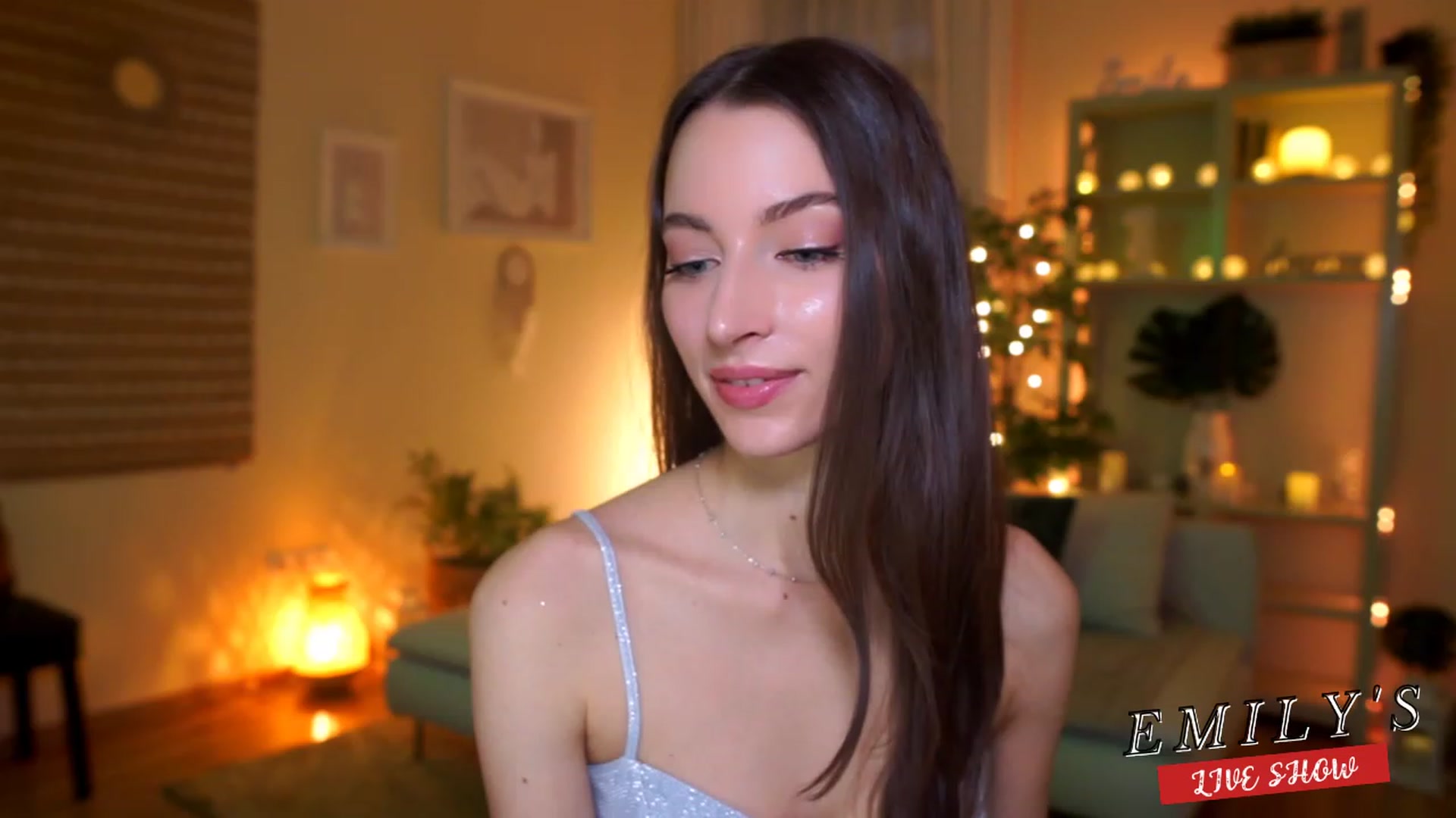 Gallery image thumbnail from Emily_grey69's myfreecams stream on, 03/10/2023, 15:12 image 12 of 20