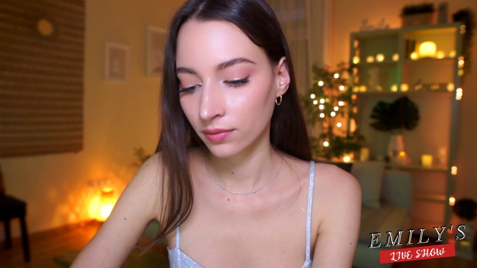 Gallery image thumbnail from Emily_grey69's myfreecams stream on, 03/10/2023, 15:12 image 10 of 20