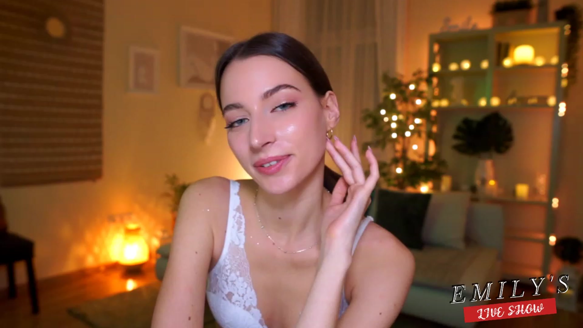 Gallery image thumbnail from Emily_grey69's myfreecams stream on, 03/10/2023, 17:28 image 11 of 20