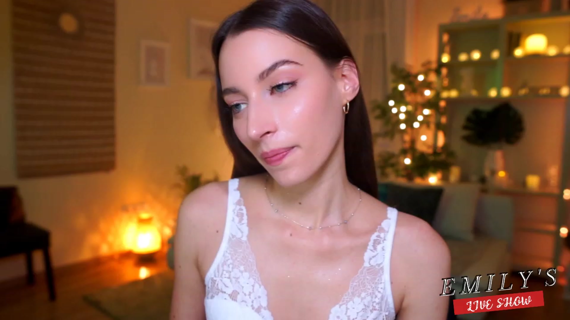 Gallery image thumbnail from Emily_grey69's myfreecams stream on, 03/10/2023, 18:49 image 5 of 20