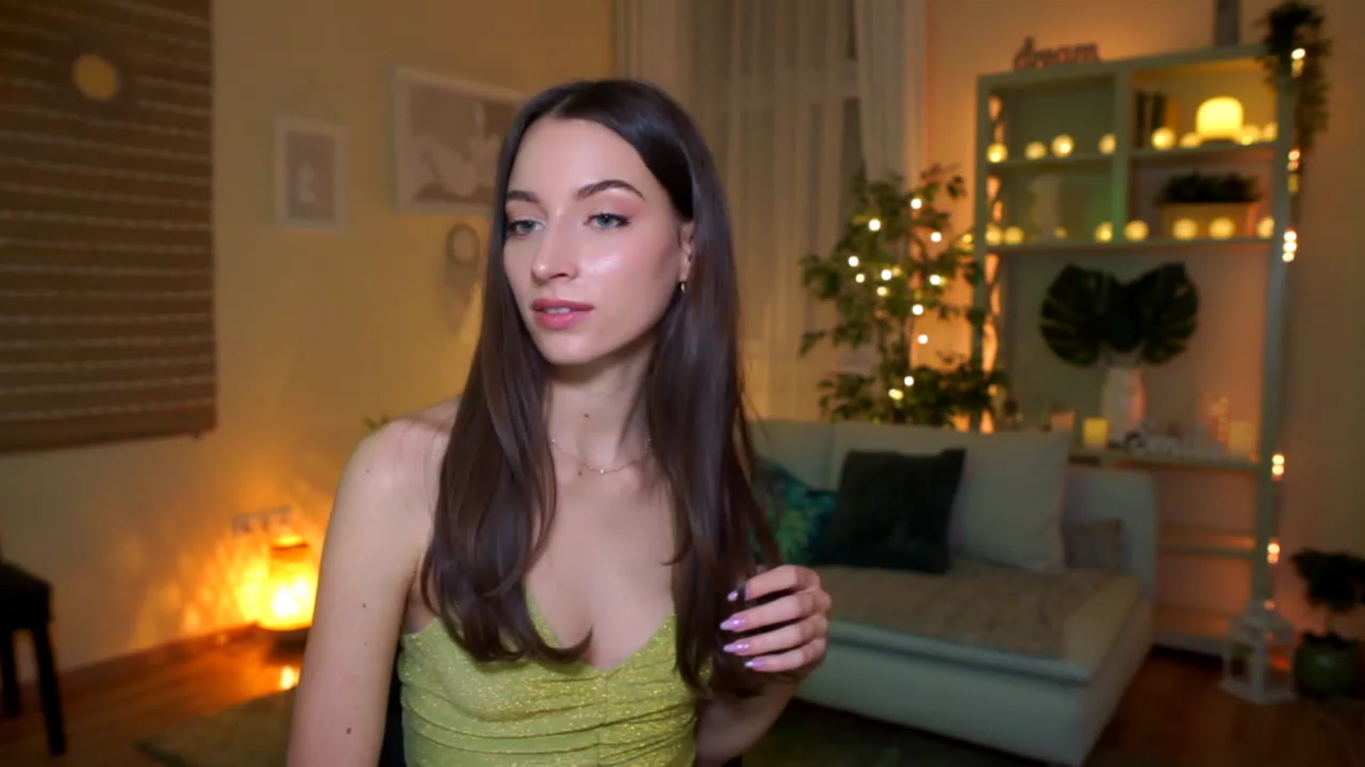 Gallery image thumbnail from Emily_grey69's myfreecams stream on, 03/11/2023, 23:44 image 1 of 20