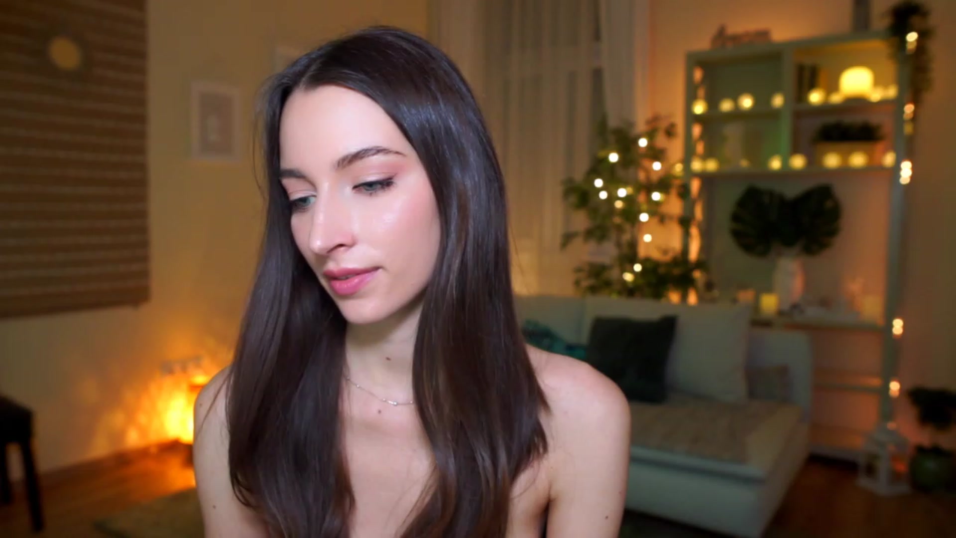 Gallery image thumbnail from Emily_grey69's myfreecams stream on, 03/12/2023, 01:05 image 8 of 20