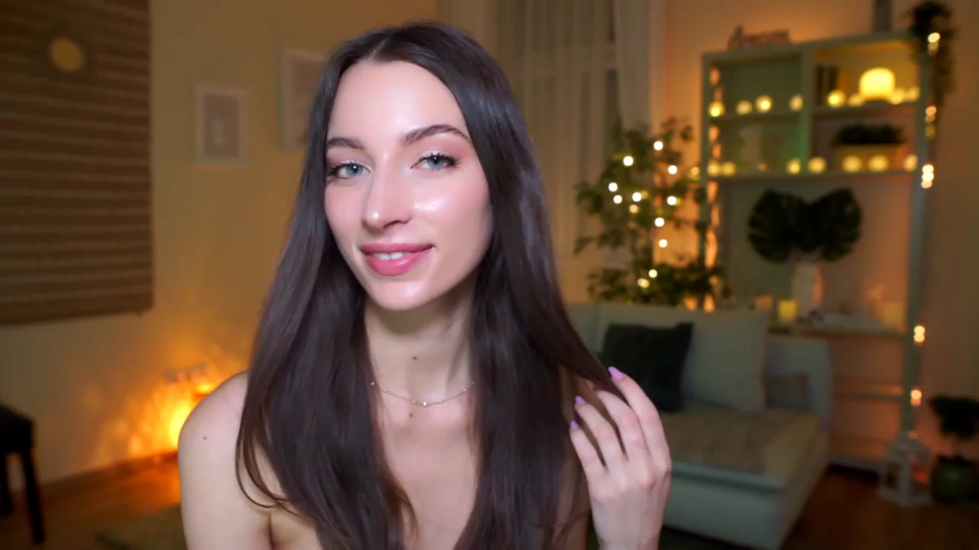 Gallery image thumbnail from Emily_grey69's myfreecams stream on, 03/12/2023, 01:05 image 11 of 20