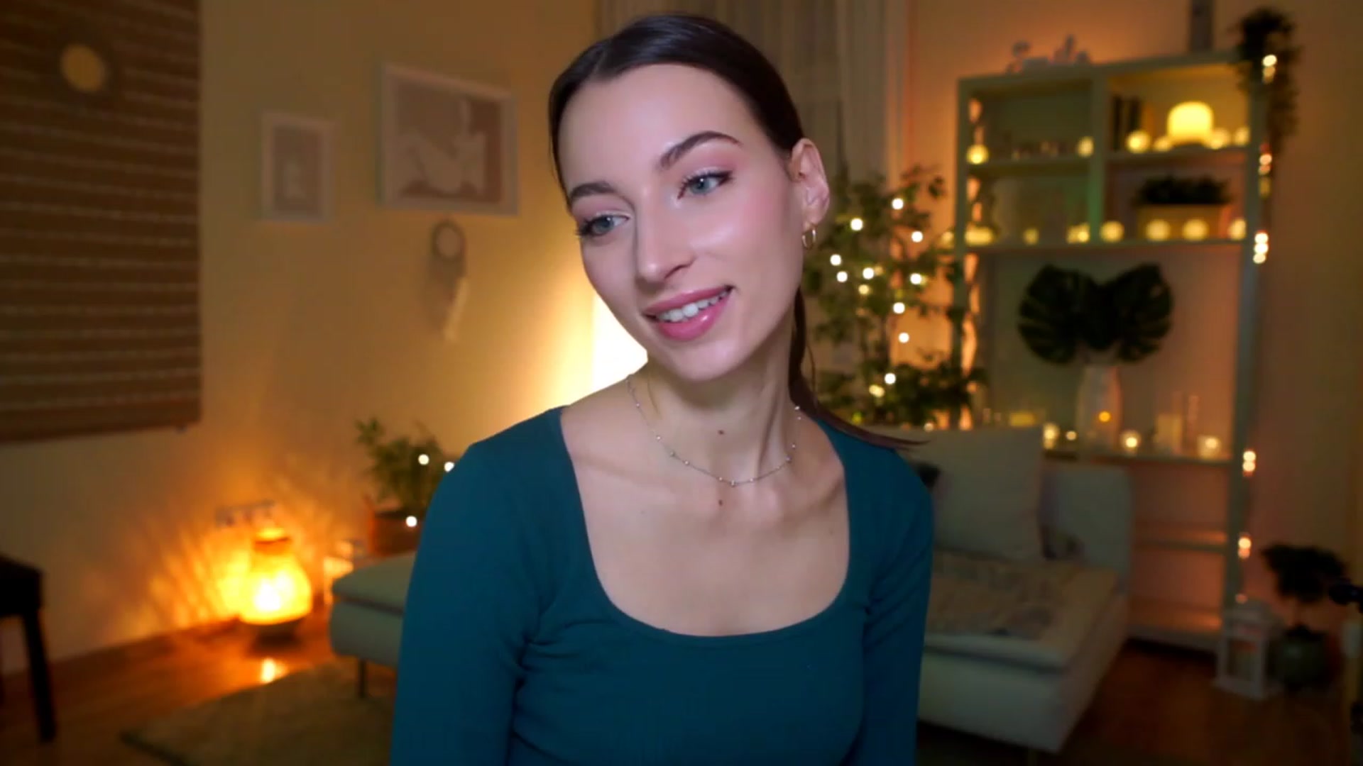 Gallery image thumbnail from Emily_grey69's myfreecams stream on, 03/13/2023, 05:47 image 4 of 20