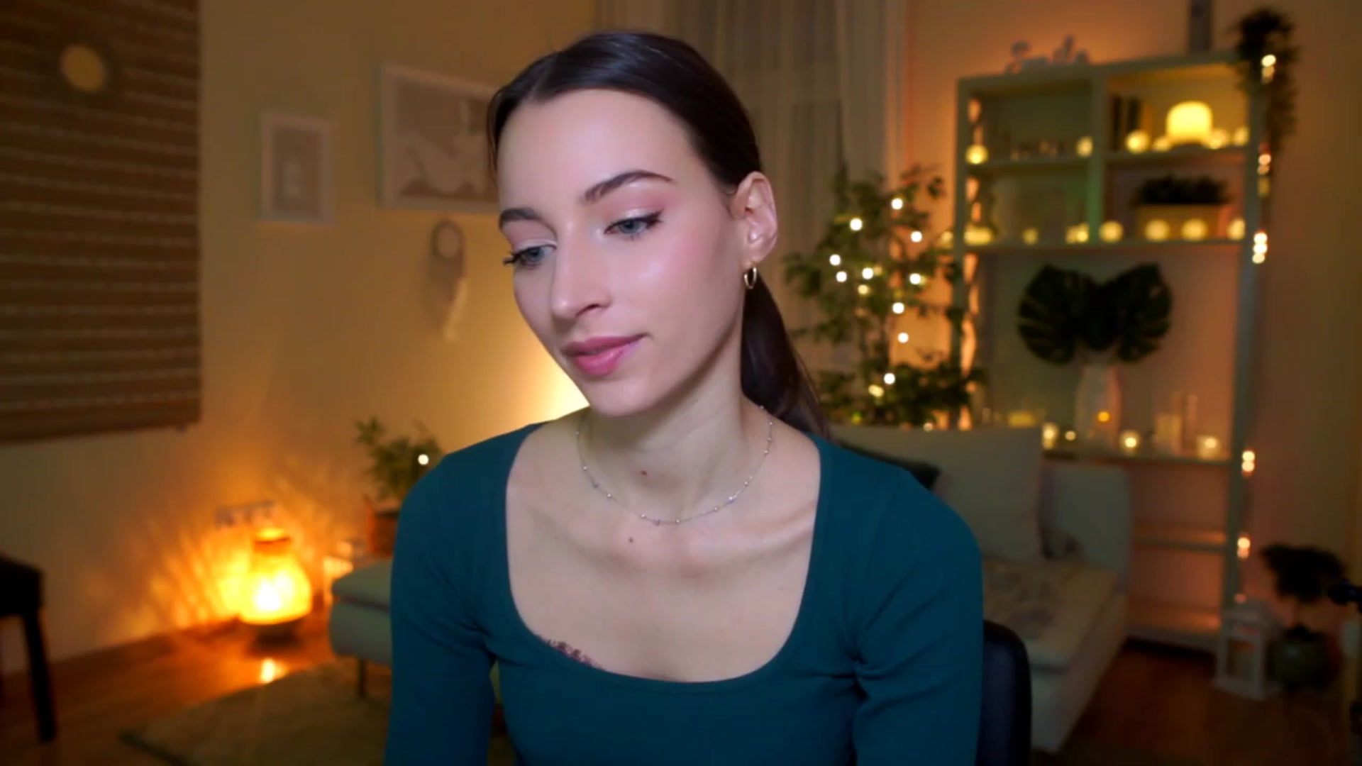 Gallery image thumbnail from Emily_grey69's myfreecams stream on, 03/13/2023, 05:47 image 11 of 20
