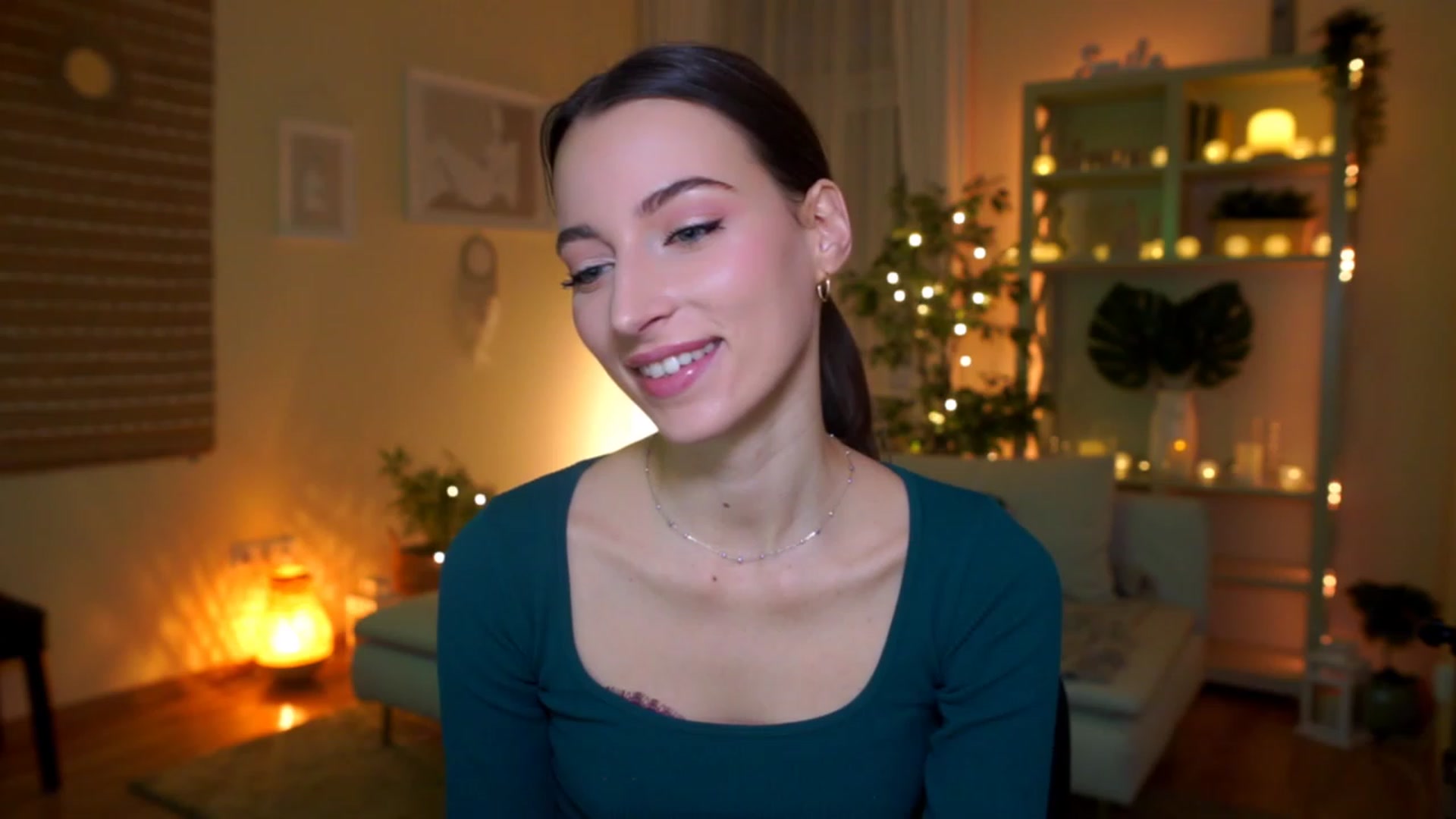 Gallery image thumbnail from Emily_grey69's myfreecams stream on, 03/13/2023, 05:47 image 9 of 20