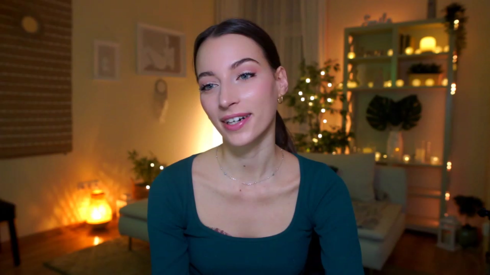 Gallery image thumbnail from Emily_grey69's myfreecams stream on, 03/13/2023, 05:47 image 10 of 20